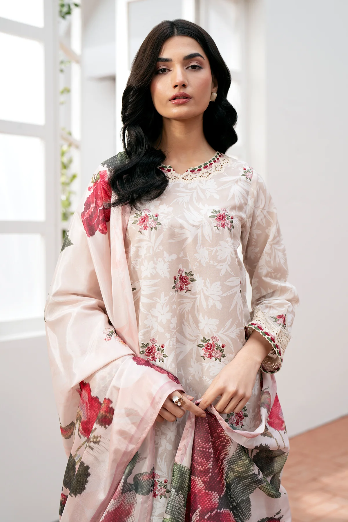 EMBROIDERED LAWN UF-535 - Image 5