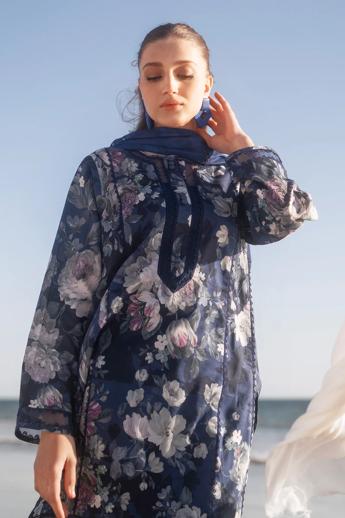 EMBROIDERED PRINTED LAWN SF-4085 - Image 3