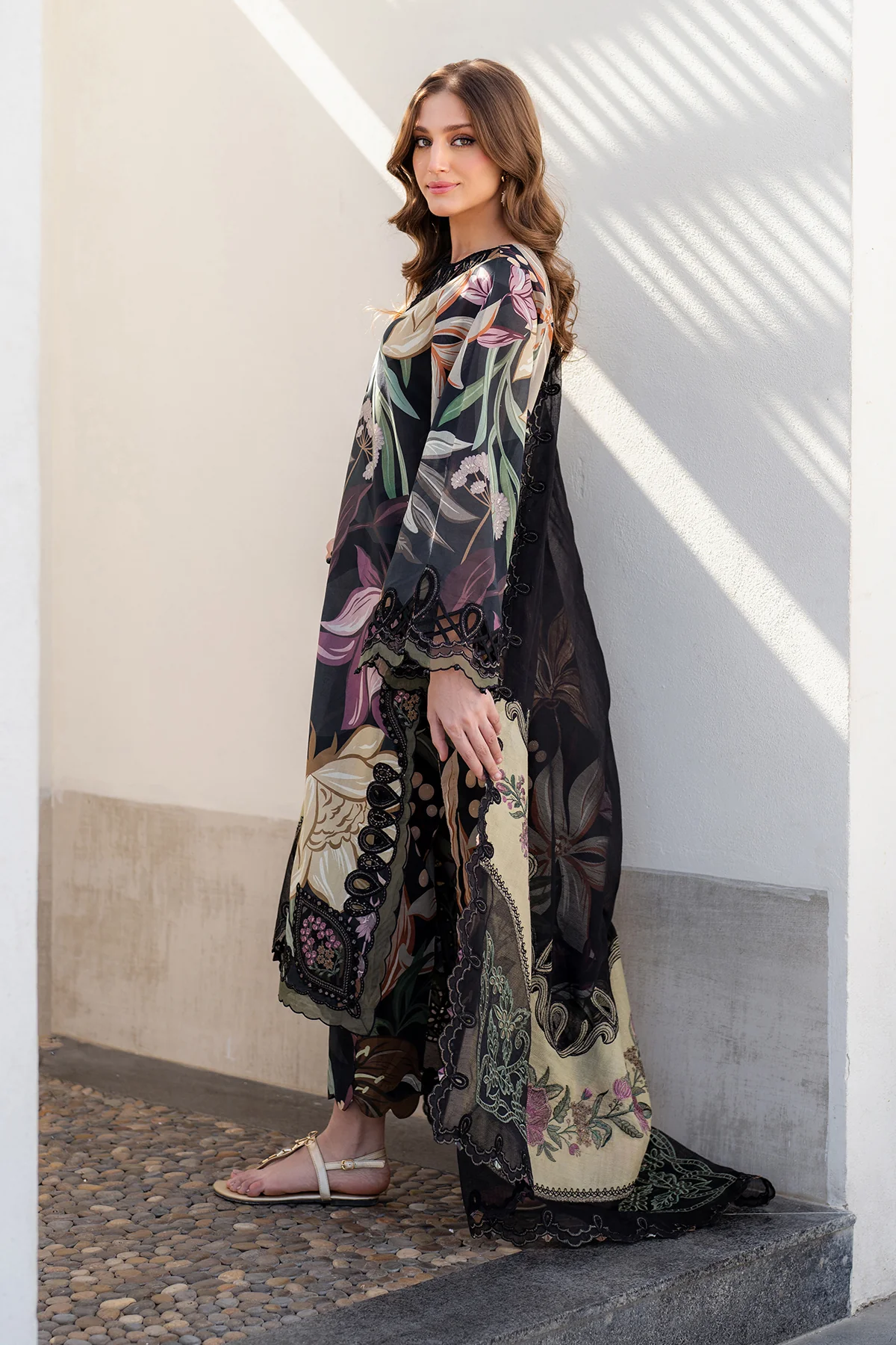 EMBROIDERED PRINTED LAWN SF-4090 - Image 2
