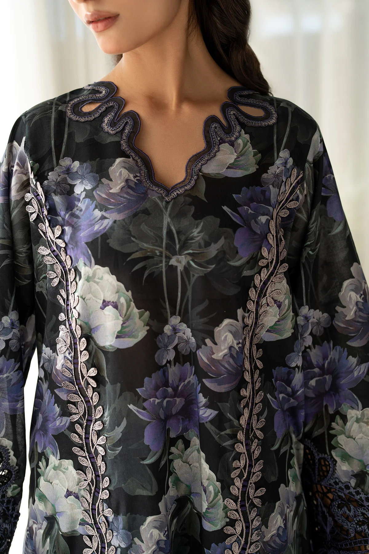 EMBROIDERED PRINTED LAWN SF-4093 - Image 7