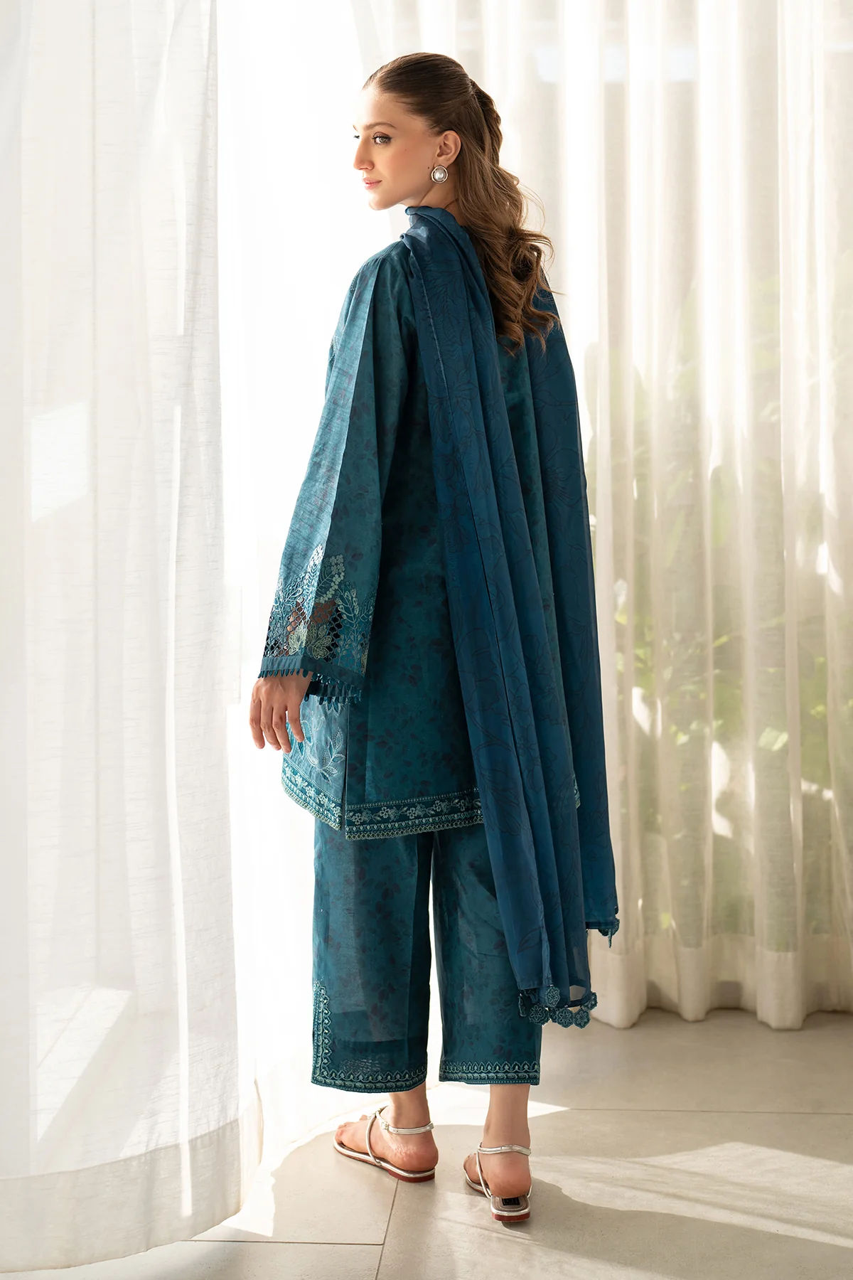 EMBROIDERED PRINTED LAWN SF-4097 - Image 4