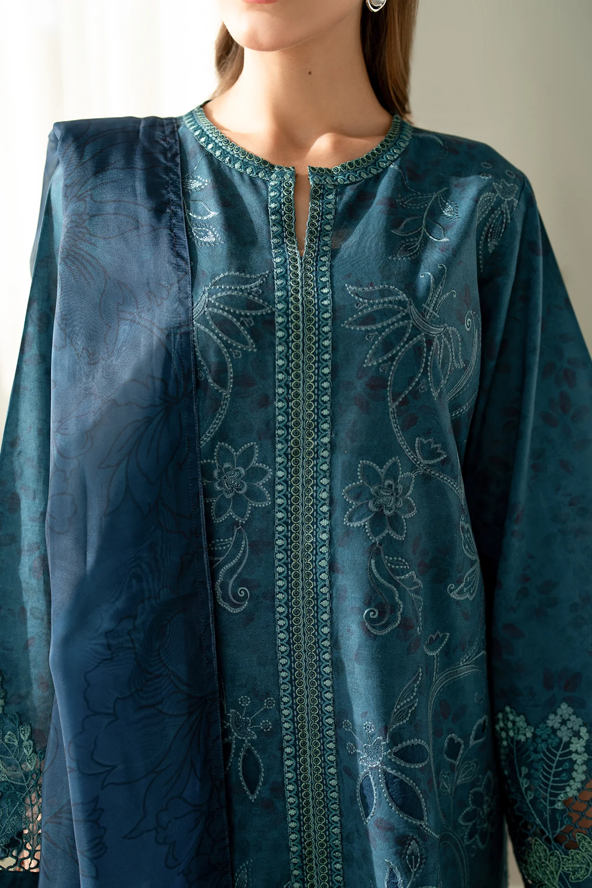 EMBROIDERED PRINTED LAWN SF-4097 - Image 7