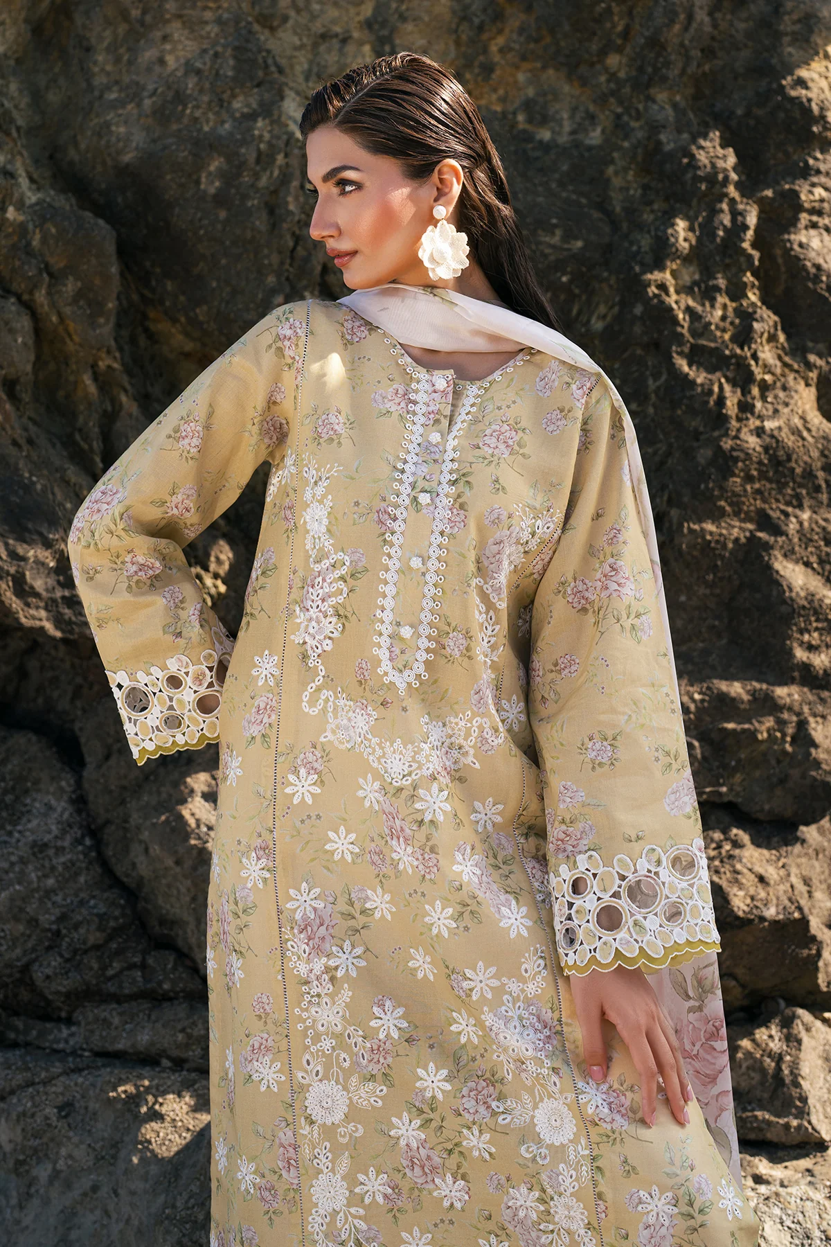 EMBROIDERED PRINTED LAWN SF-4110 - Image 2