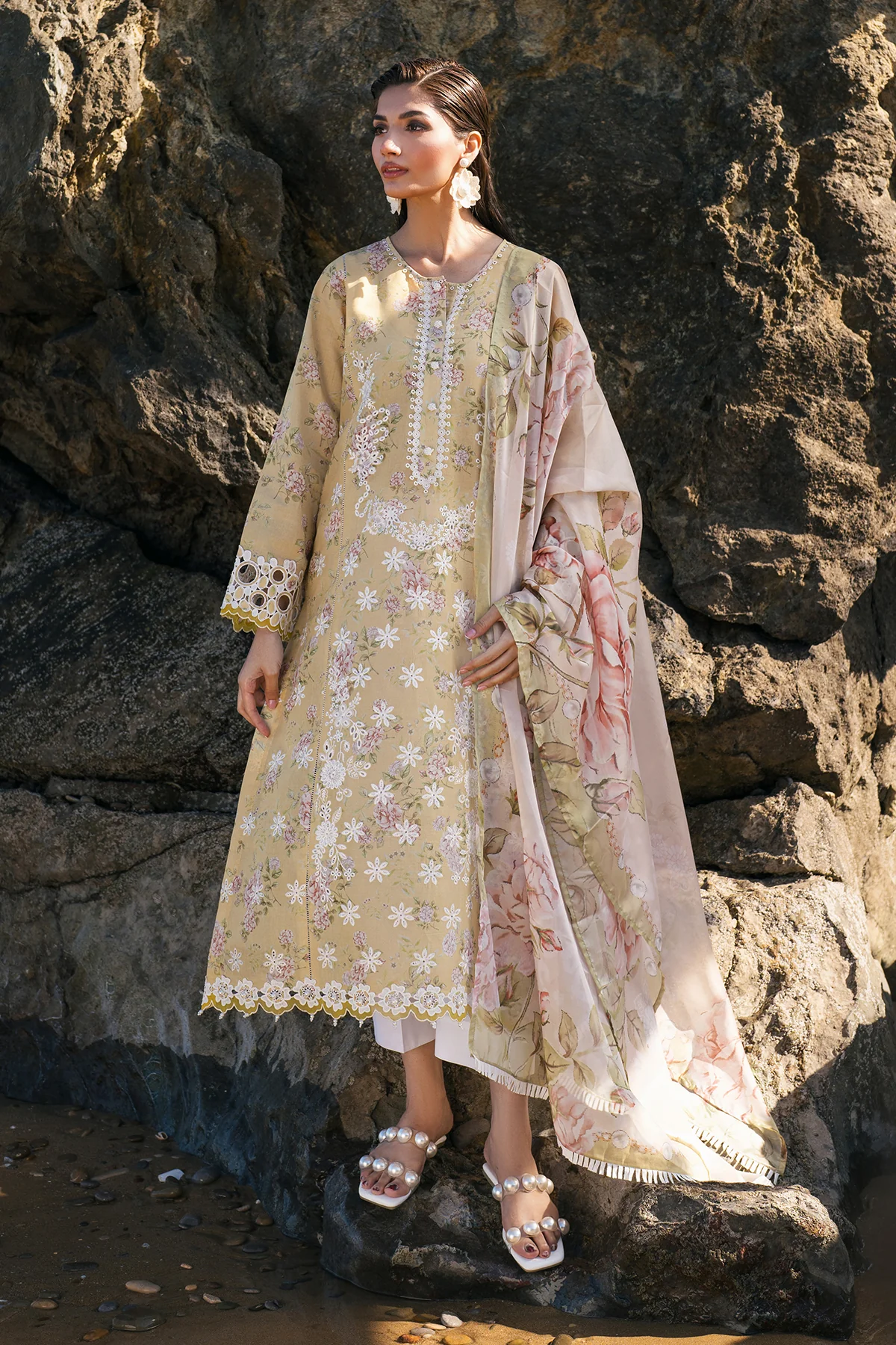 EMBROIDERED PRINTED LAWN SF-4110 - Image 3