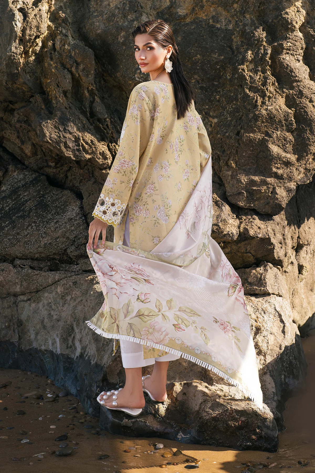 EMBROIDERED PRINTED LAWN SF-4110 - Image 4