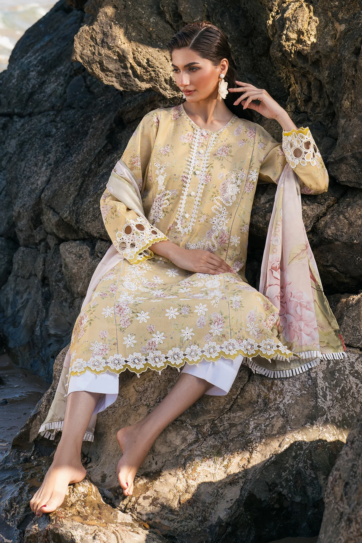 EMBROIDERED PRINTED LAWN SF-4110 - Image 5