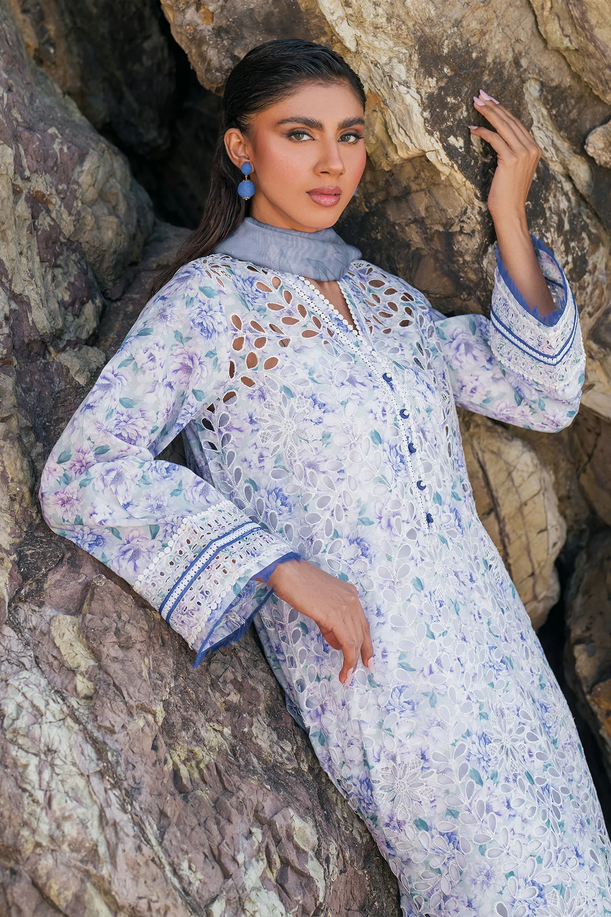 EMBROIDERED PRINTED LAWN SF-4122 - Image 4