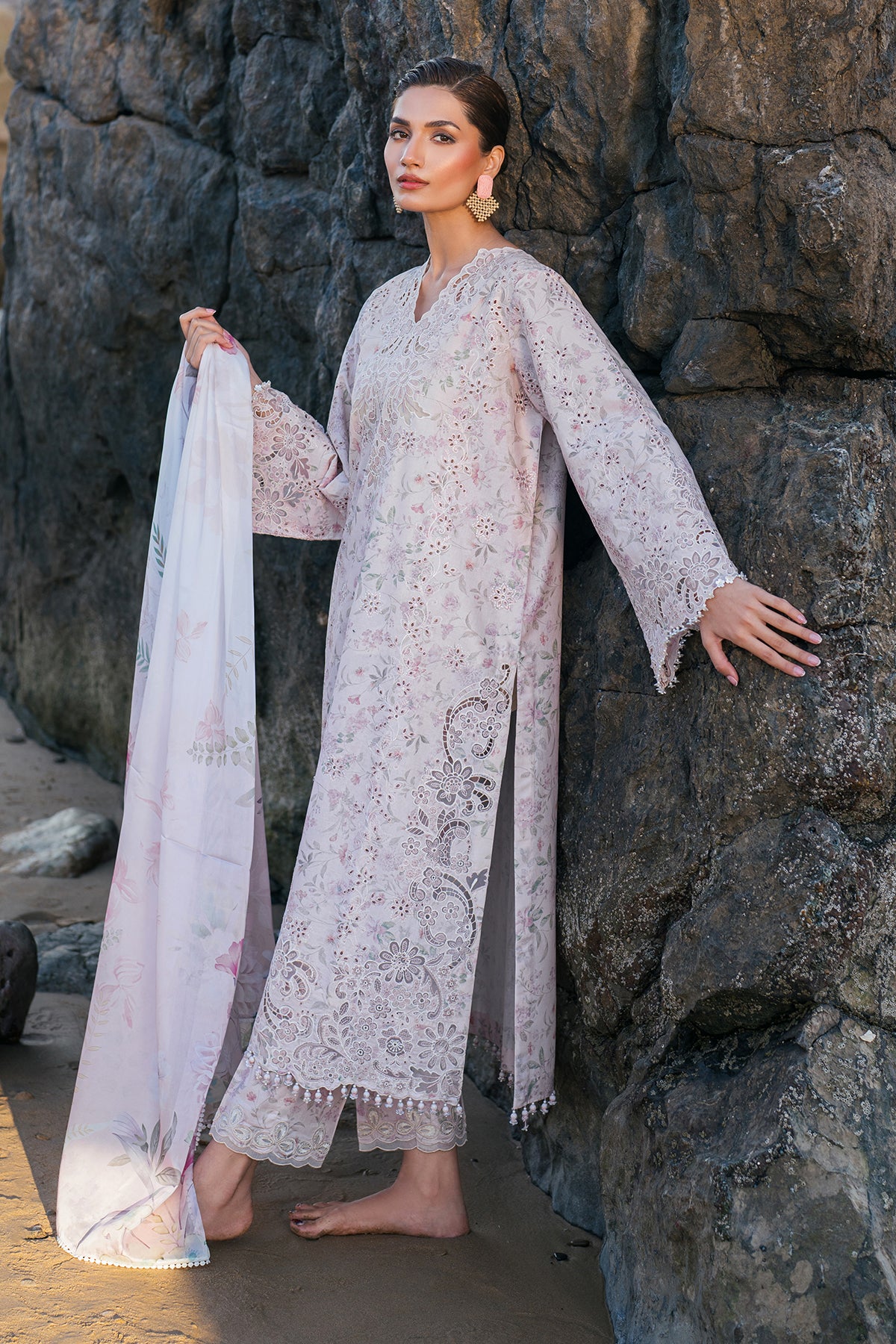EMBROIDERED PRINTED LAWN SF-4130 - Image 5