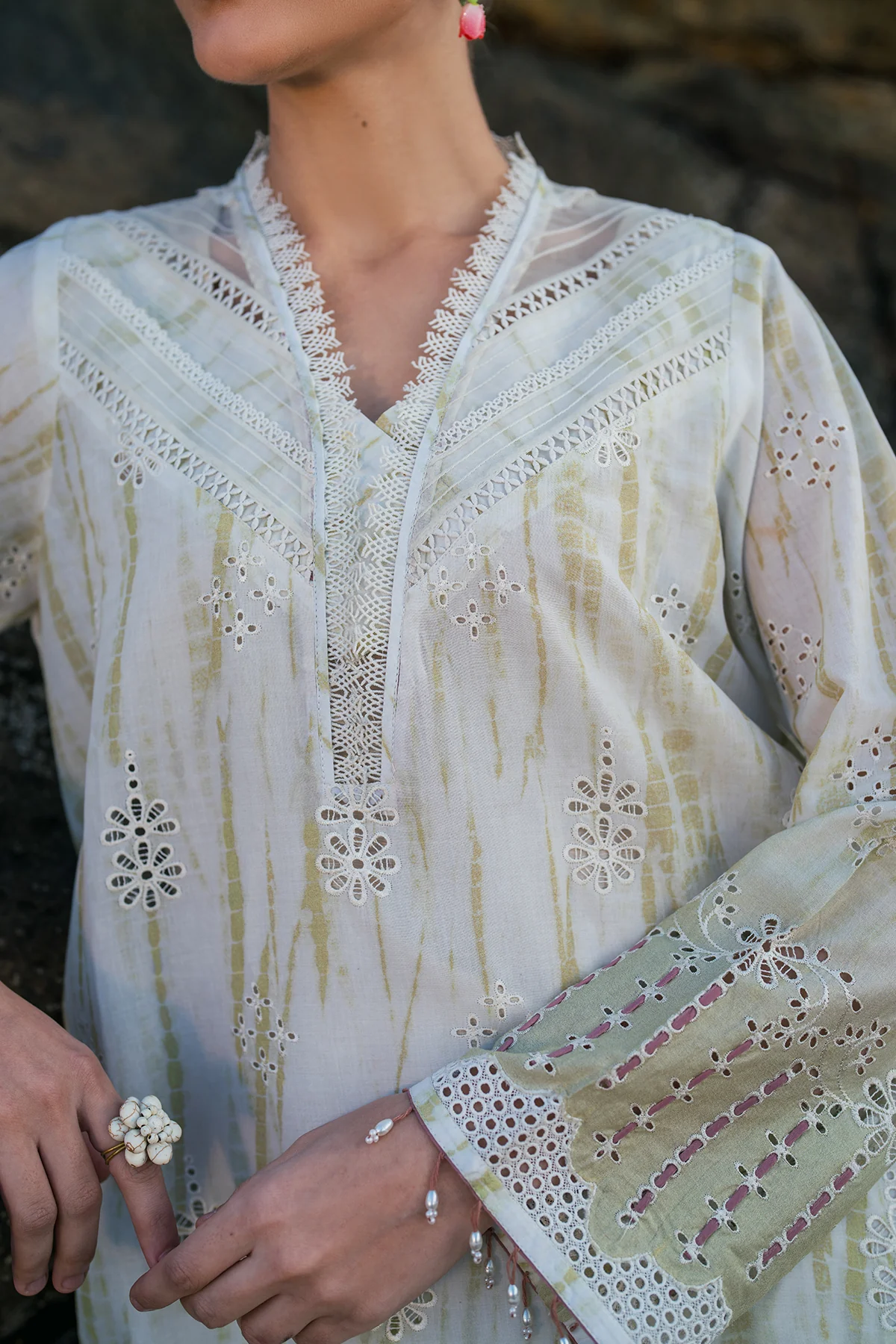 EMBROIDERED PRINTED LAWN SF-4132 - Image 4