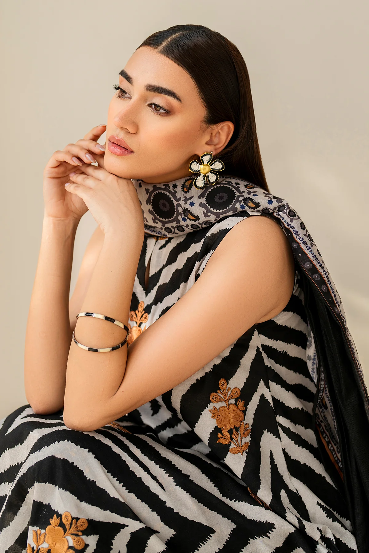 EMBROIDERED PRINTED LAWN SF-4206 - Image 5