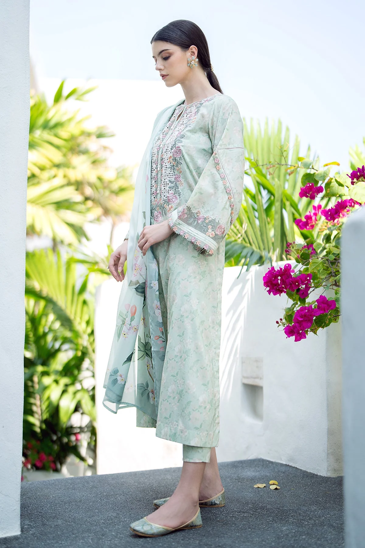 EMBROIDERED PRINTED LAWN SF-550 - Image 3