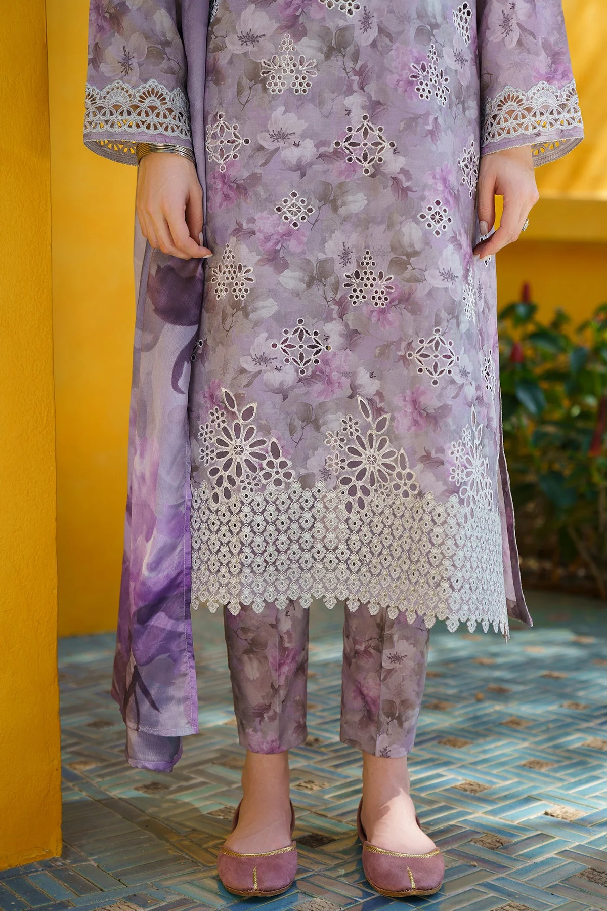 EMBROIDERED PRINTED LAWN SF-579 - Image 5