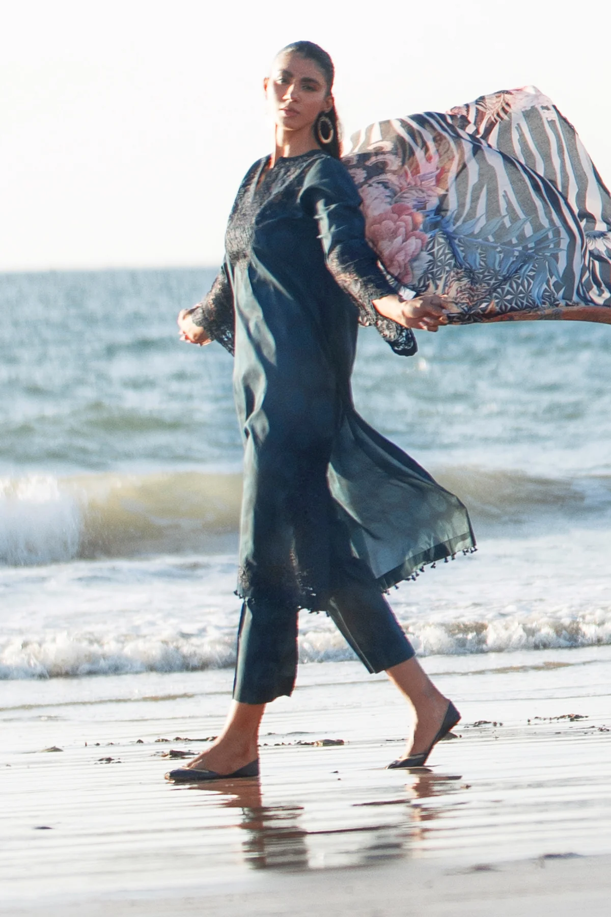 EMBROIDERED PRINTED LAWN UF-4063 - Image 8