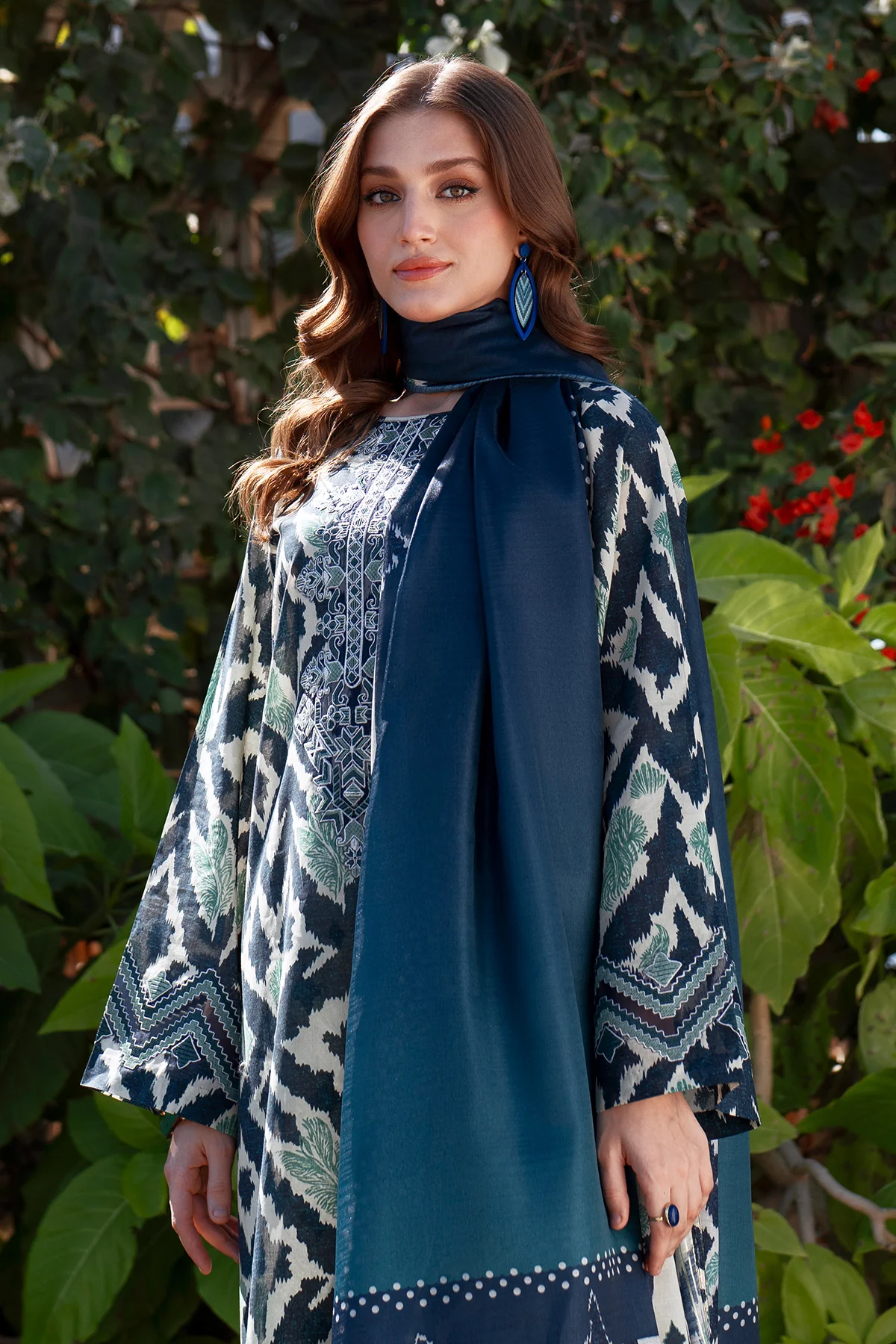 EMBROIDERED PRINTED LAWN UF-4069 - Image 4