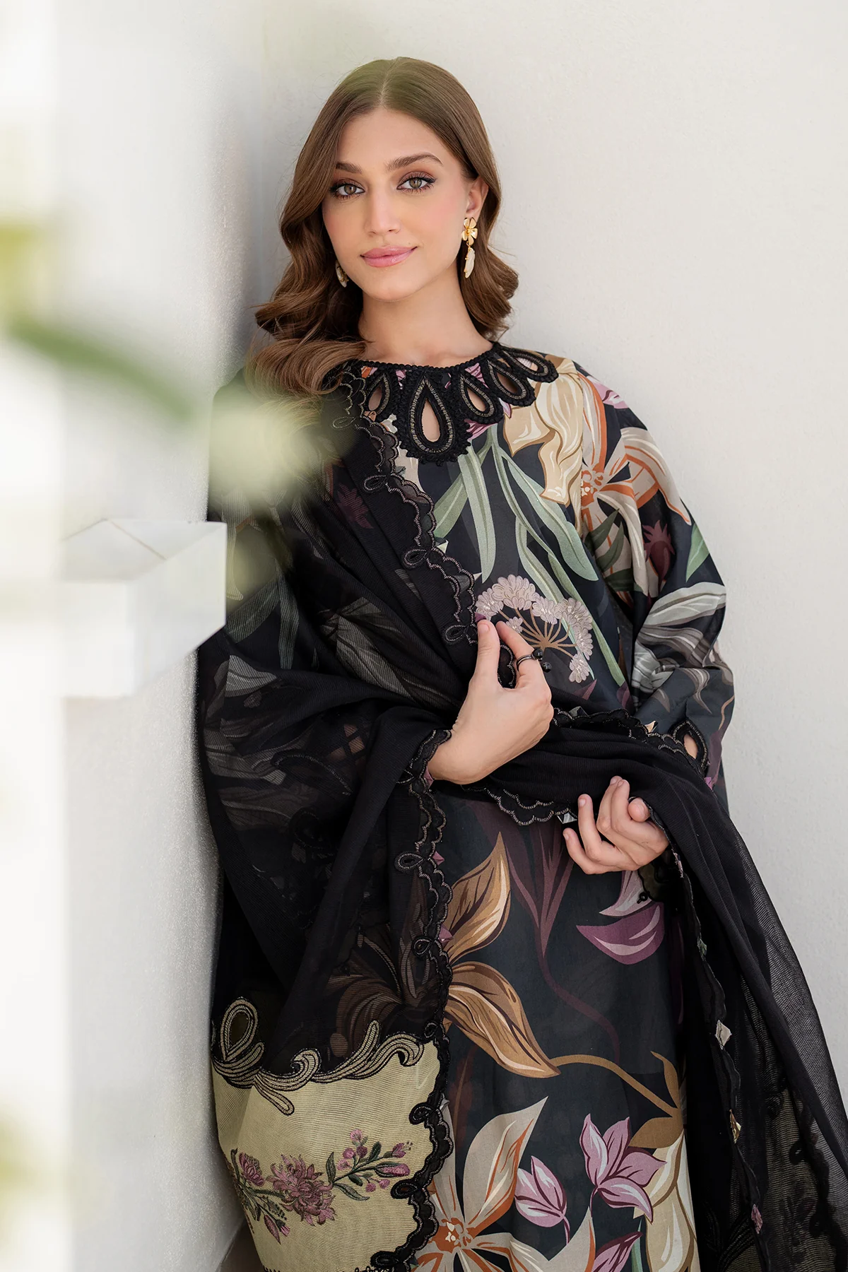 EMBROIDERED PRINTED LAWN UF-4090 - Image 4