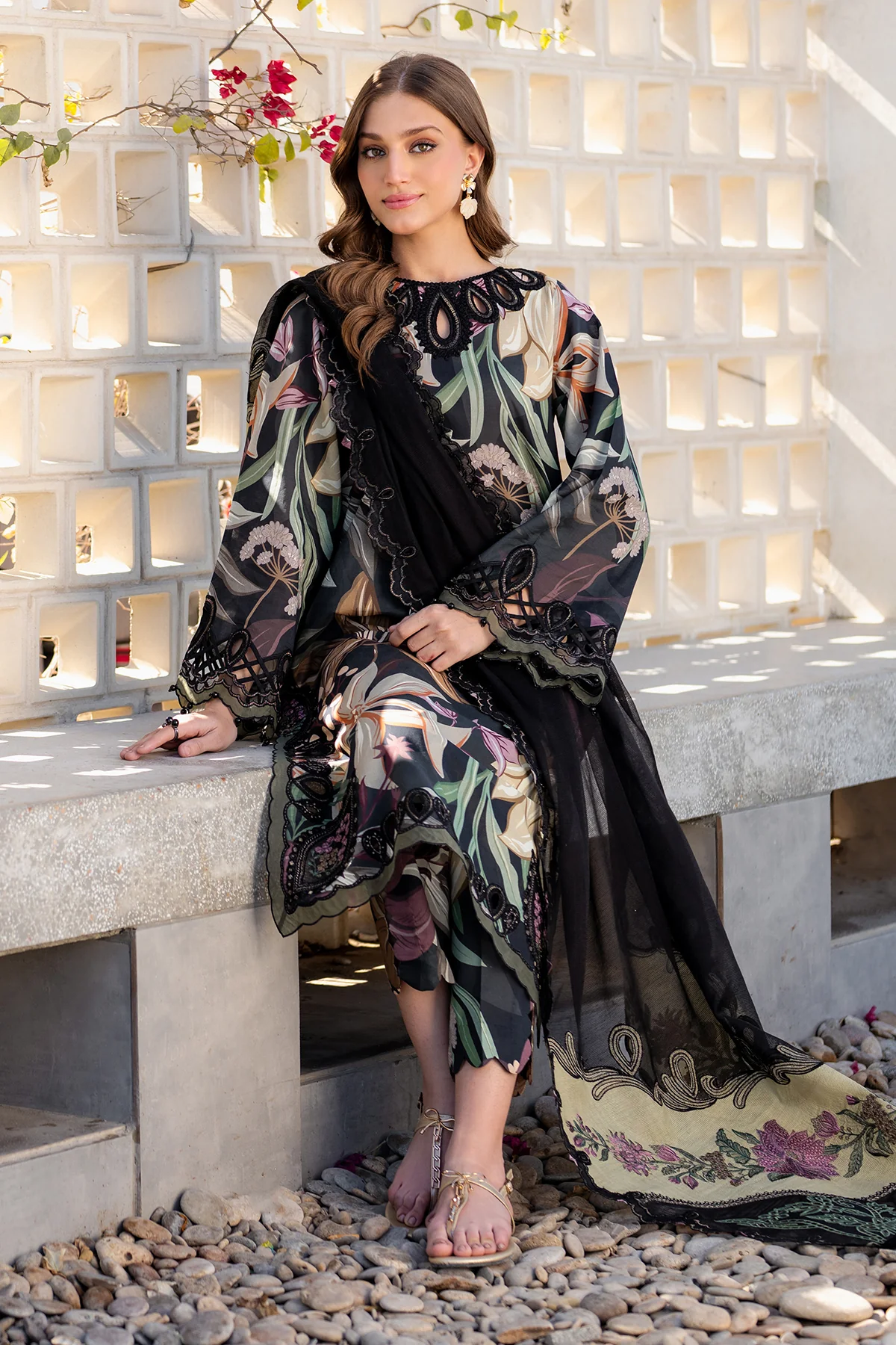 EMBROIDERED PRINTED LAWN UF-4090 - Image 5