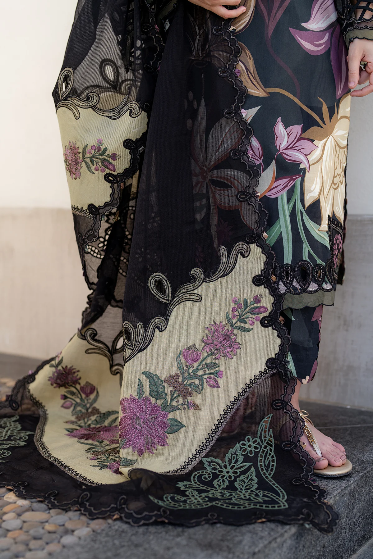 EMBROIDERED PRINTED LAWN UF-4090 - Image 8