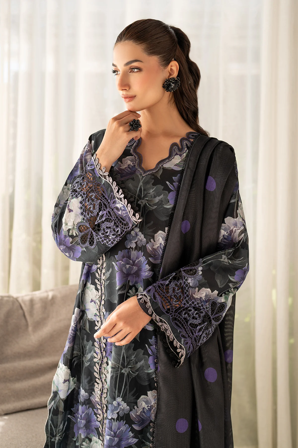 EMBROIDERED PRINTED LAWN UF-4093 - Image 3