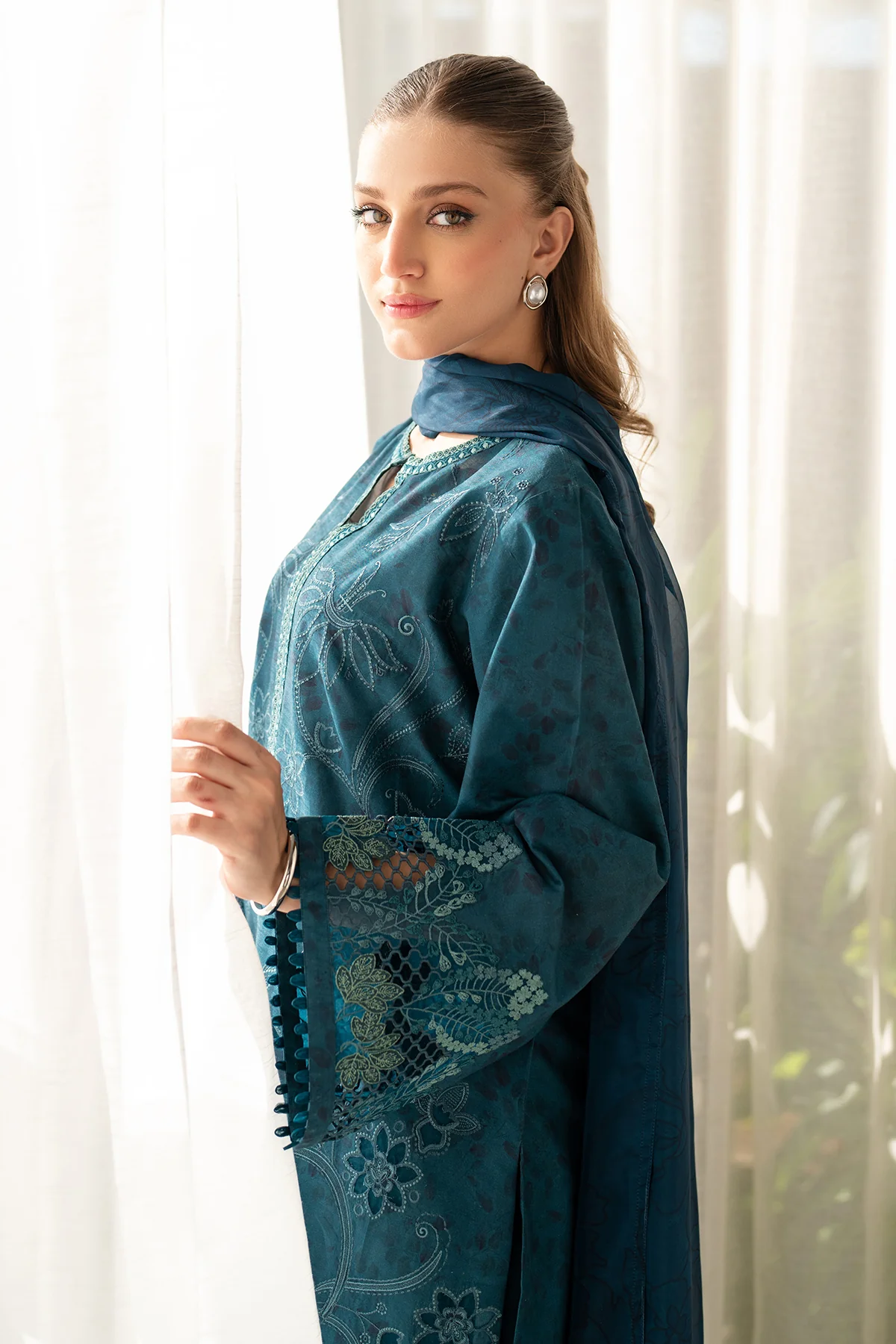 EMBROIDERED PRINTED LAWN UF-4097 - Image 5