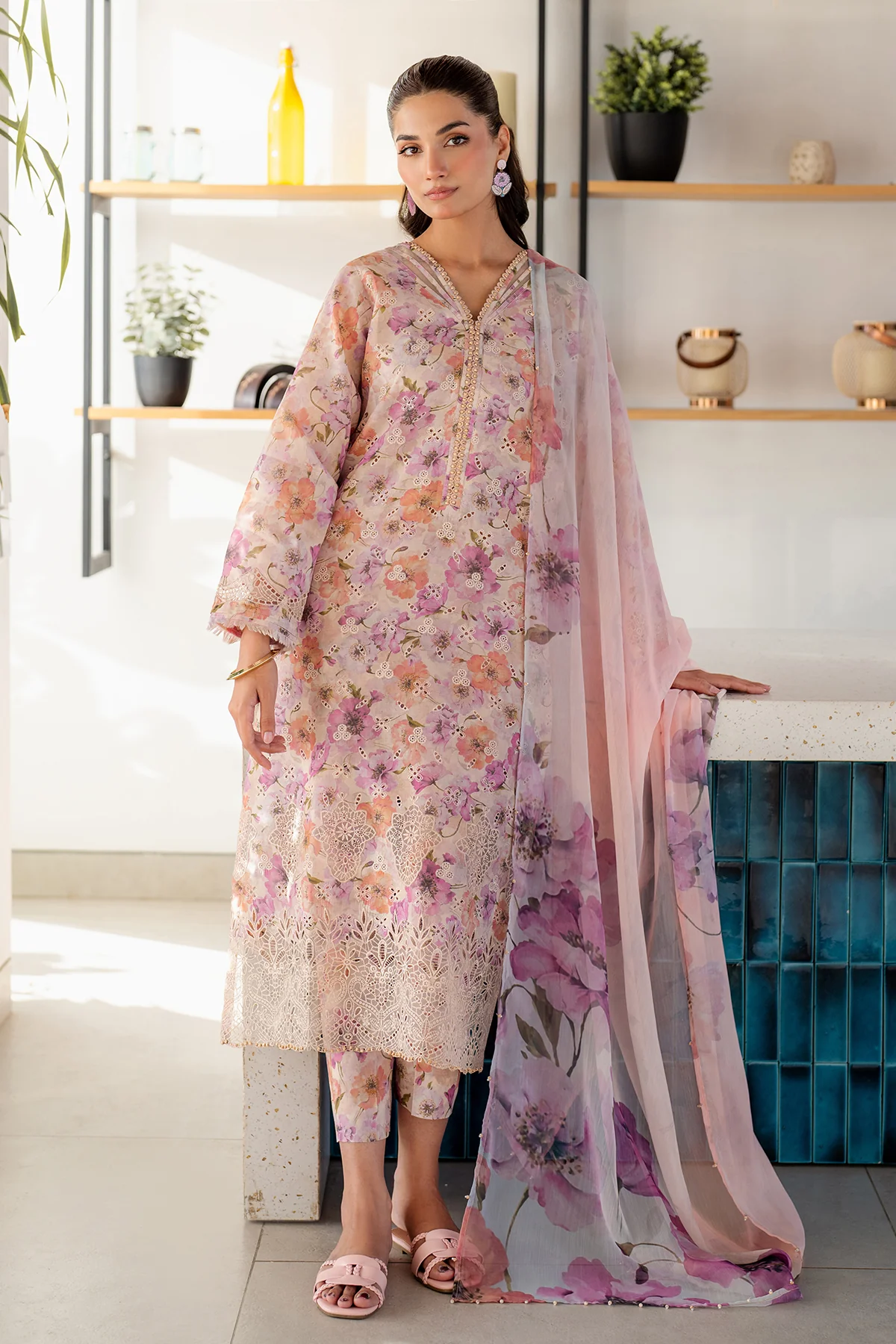 EMBROIDERED PRINTED LAWN UF-4099 - Image 4