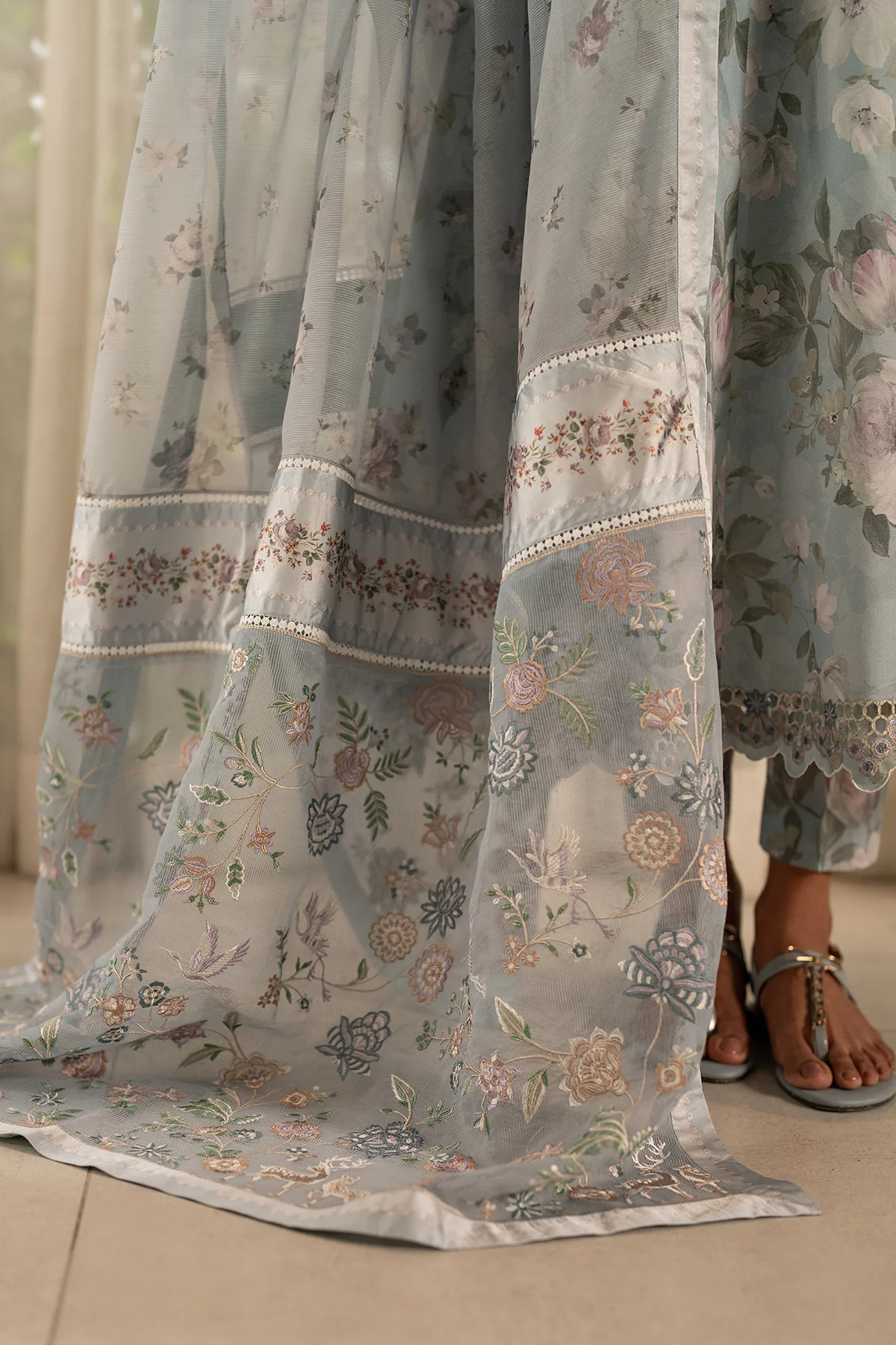 EMBROIDERED PRINTED LAWN UF-4103 - Image 6