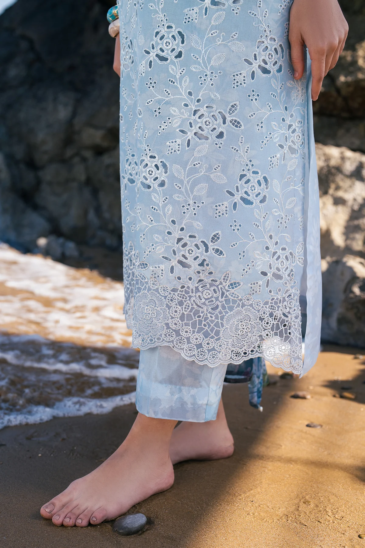 EMBROIDERED PRINTED LAWN UF-4109 - Image 3