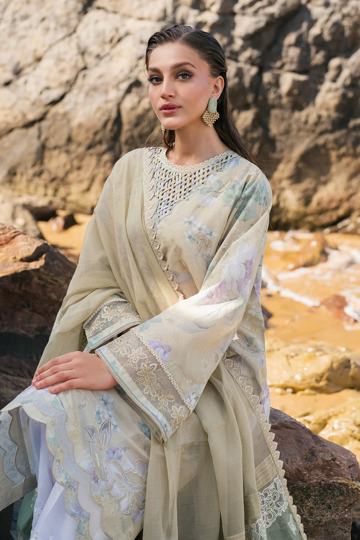 EMBROIDERED PRINTED LAWN UF-4112 - Image 7