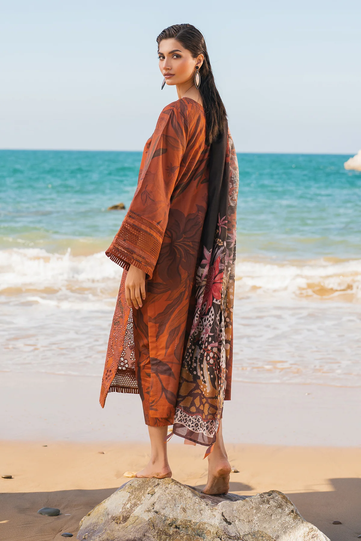 EMBROIDERED PRINTED LAWN UF-4113 - Image 2