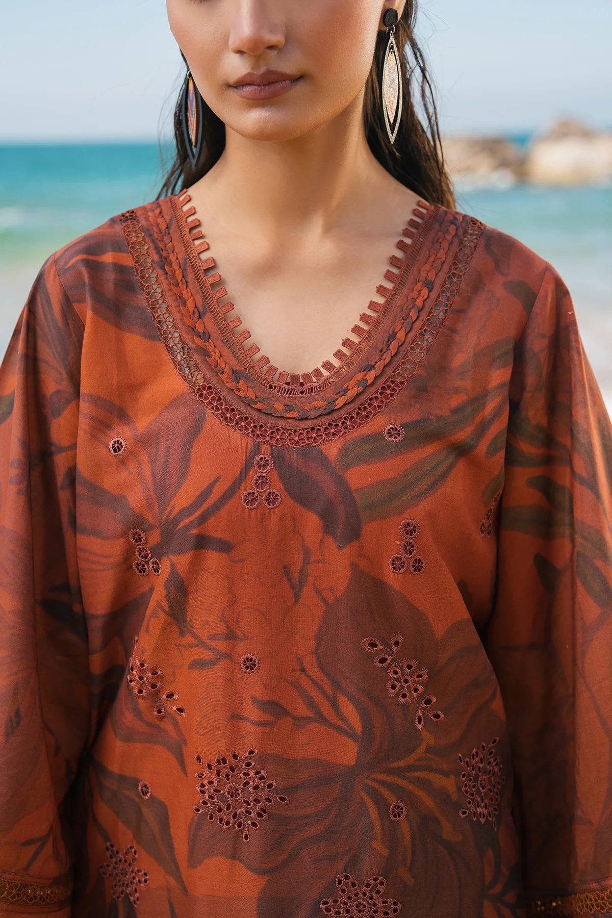 EMBROIDERED PRINTED LAWN UF-4113 - Image 4