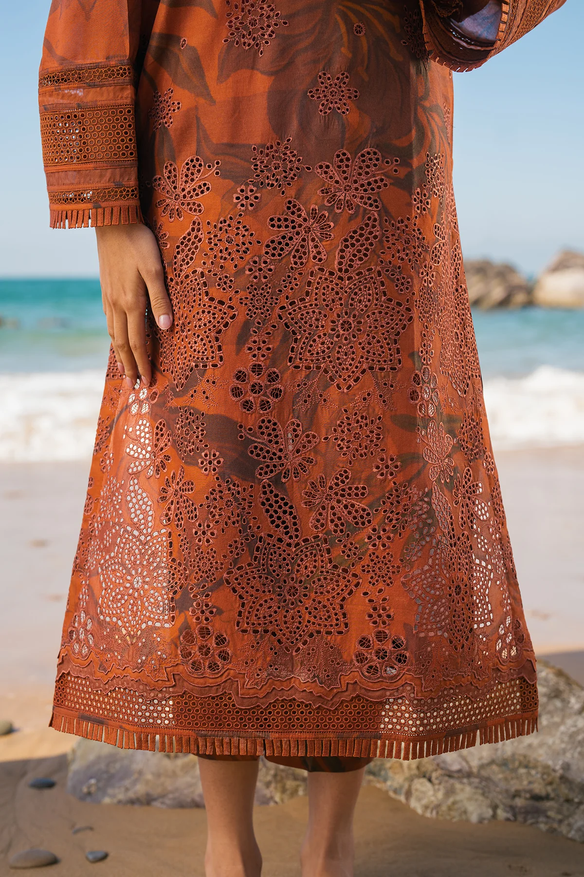 EMBROIDERED PRINTED LAWN UF-4113 - Image 5