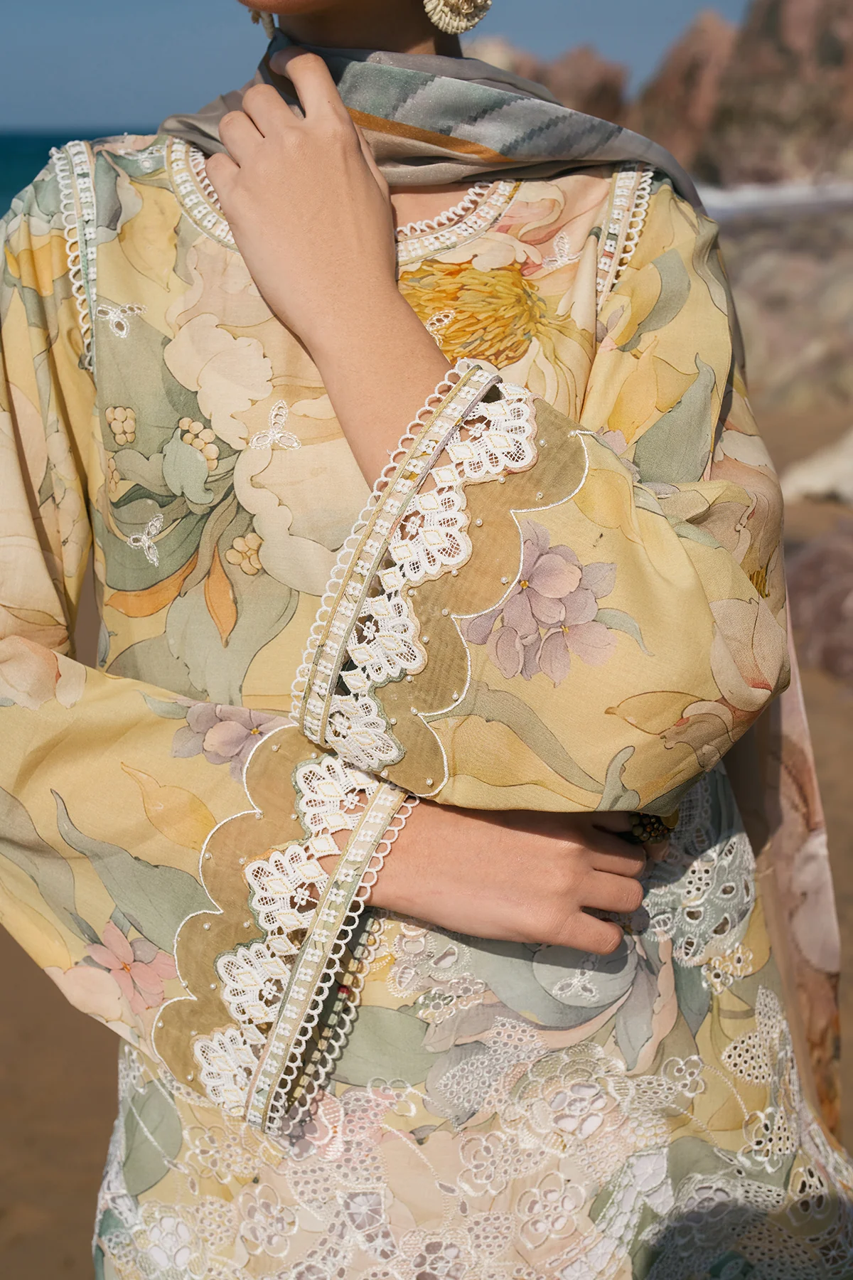 EMBROIDERED PRINTED LAWN UF-4120 - Image 3