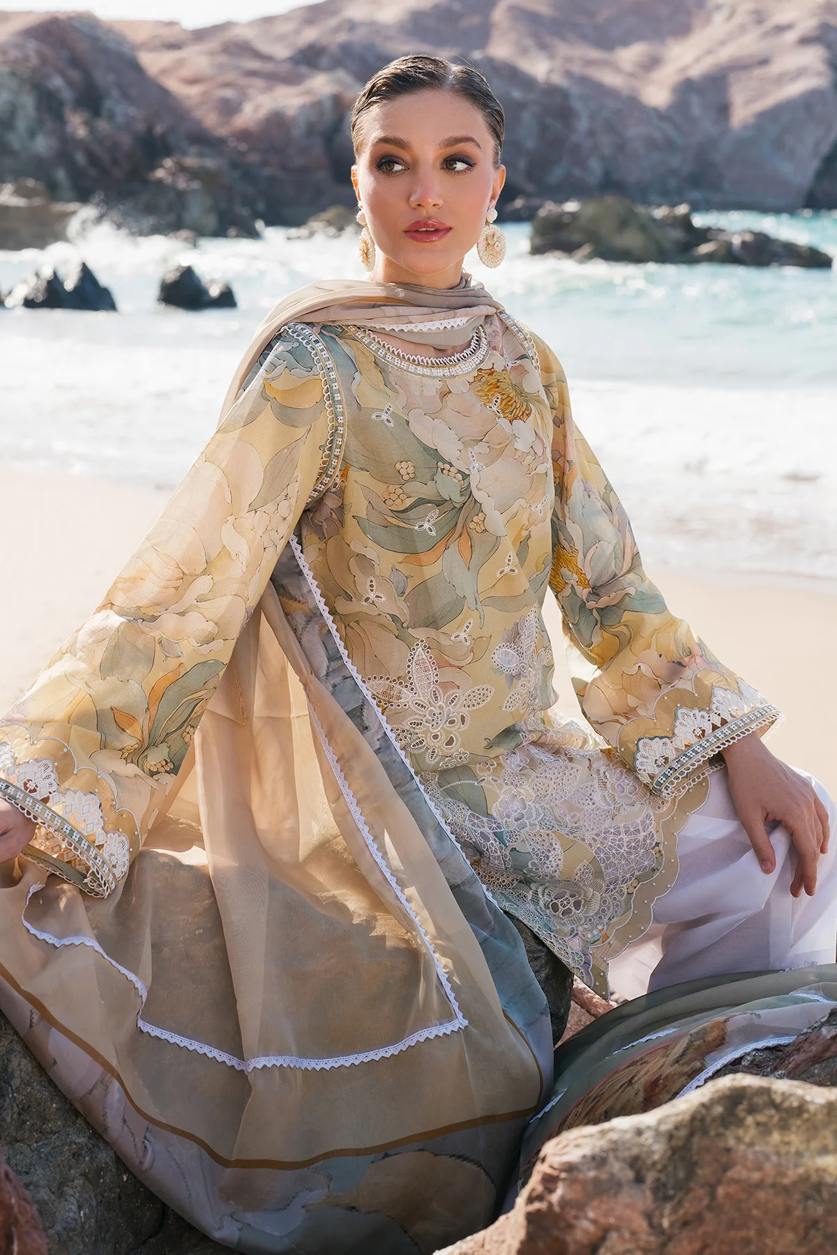 EMBROIDERED PRINTED LAWN UF-4120 - Image 8