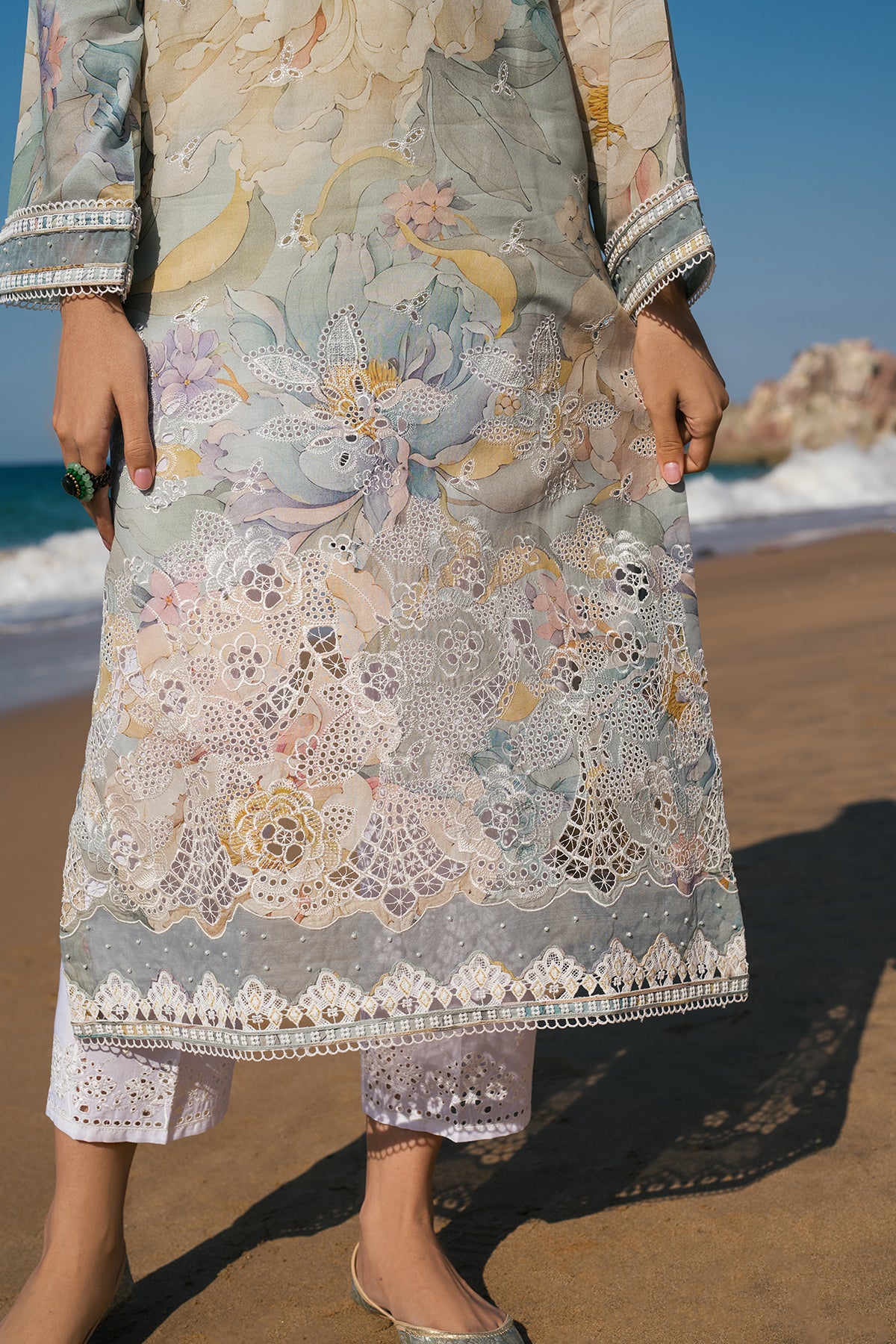 EMBROIDERED PRINTED LAWN UF-4121 - Image 3