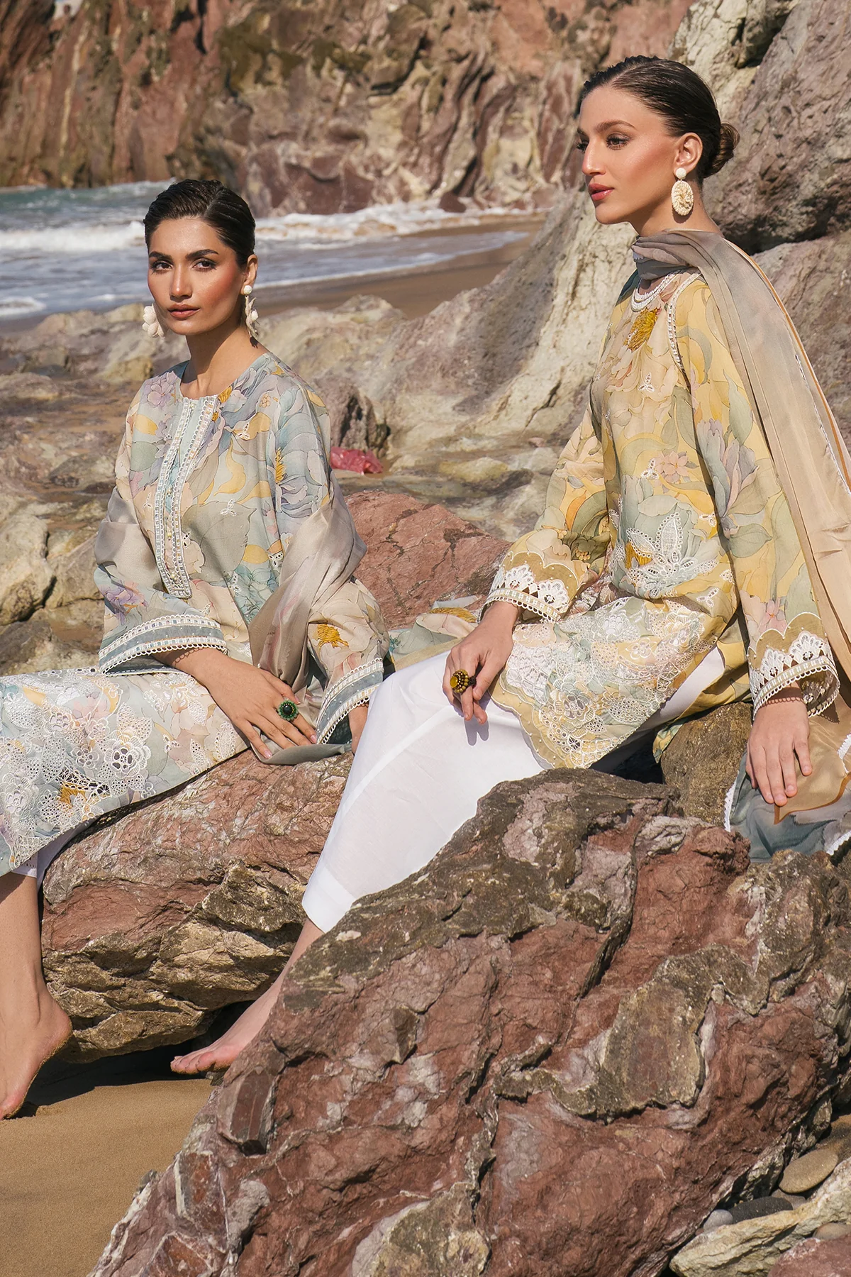 EMBROIDERED PRINTED LAWN UF-4121 - Image 8