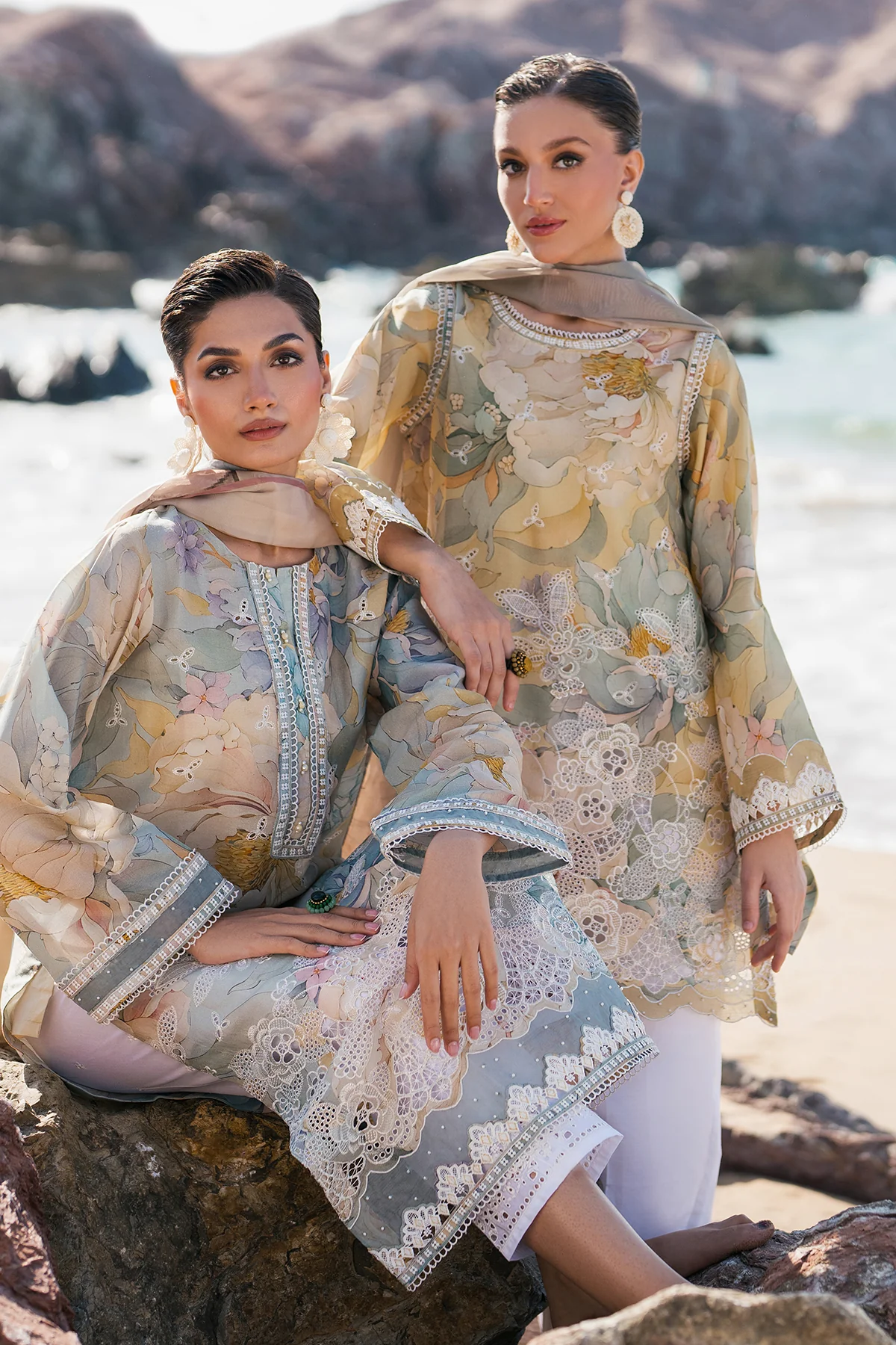 EMBROIDERED PRINTED LAWN UF-4121 - Image 9