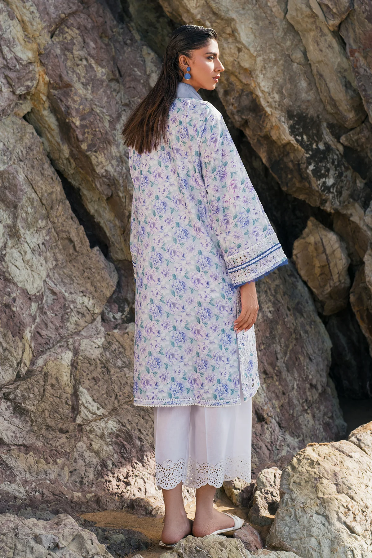 EMBROIDERED PRINTED LAWN UF-4122 - Image 2
