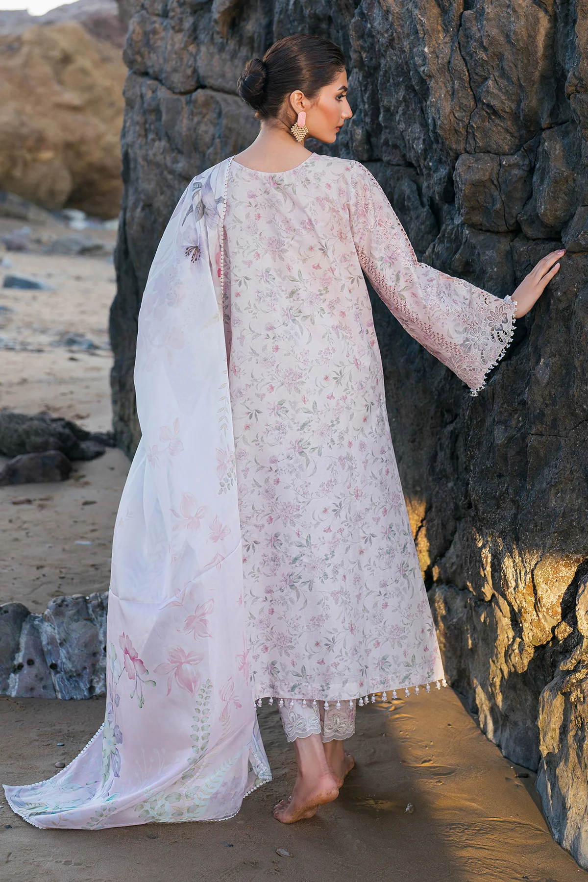 EMBROIDERED PRINTED LAWN UF-4130 - Image 2
