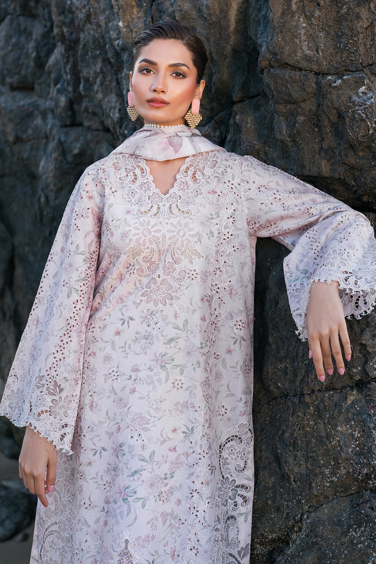 EMBROIDERED PRINTED LAWN UF-4130 - Image 3