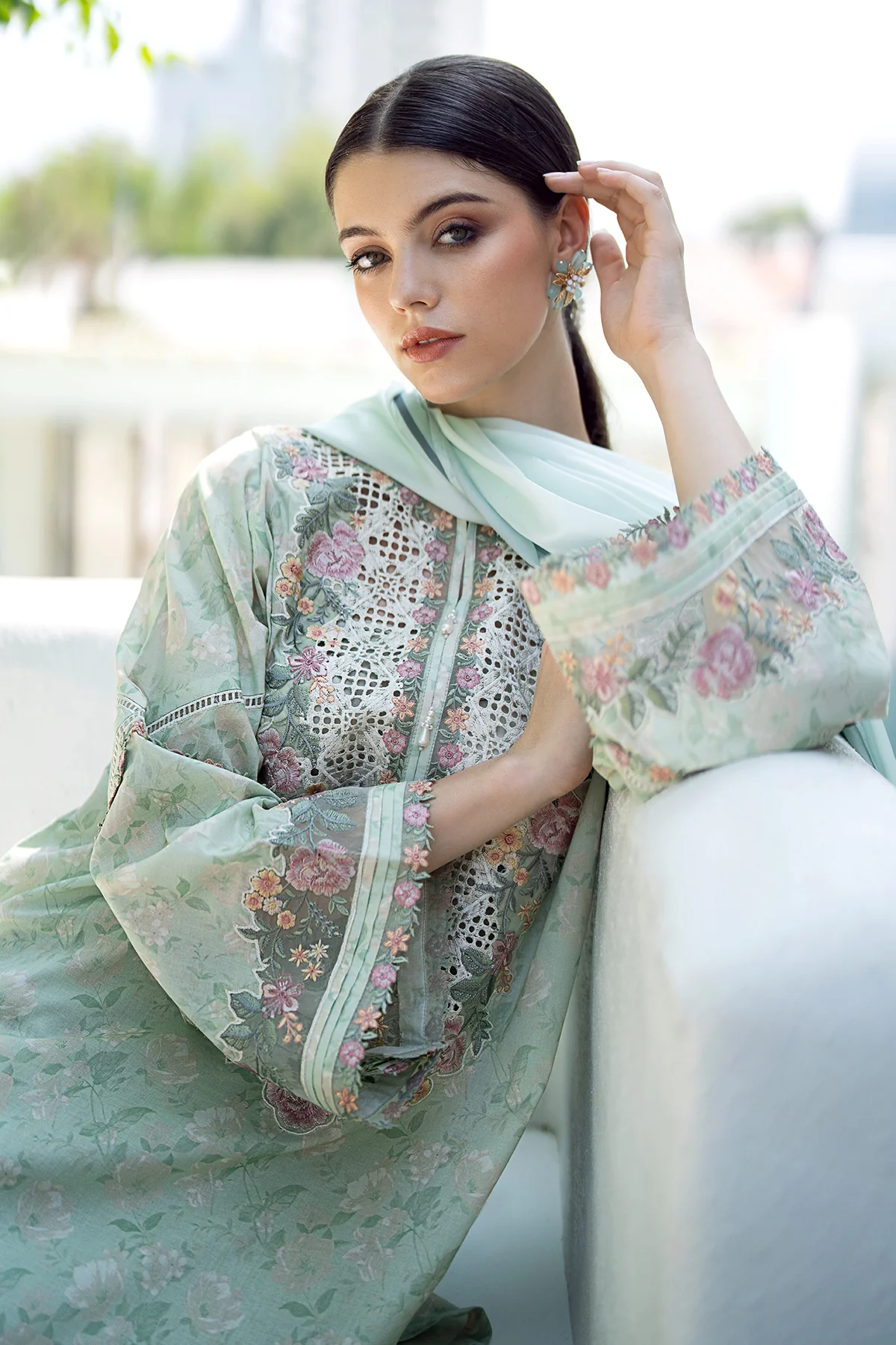 EMBROIDERED PRINTED LAWN UF-550 - Image 6