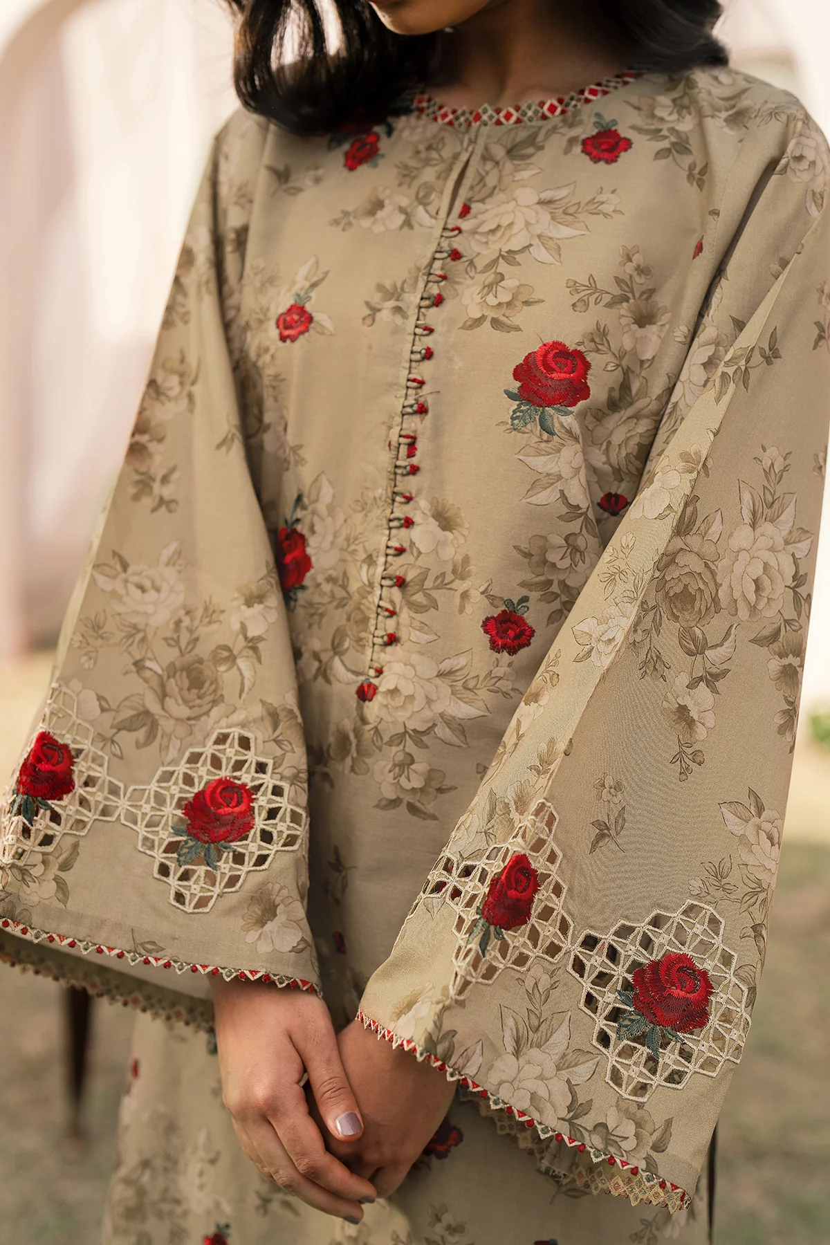 EMBROIDERED PRINTED LAWN UF-594 - Image 3