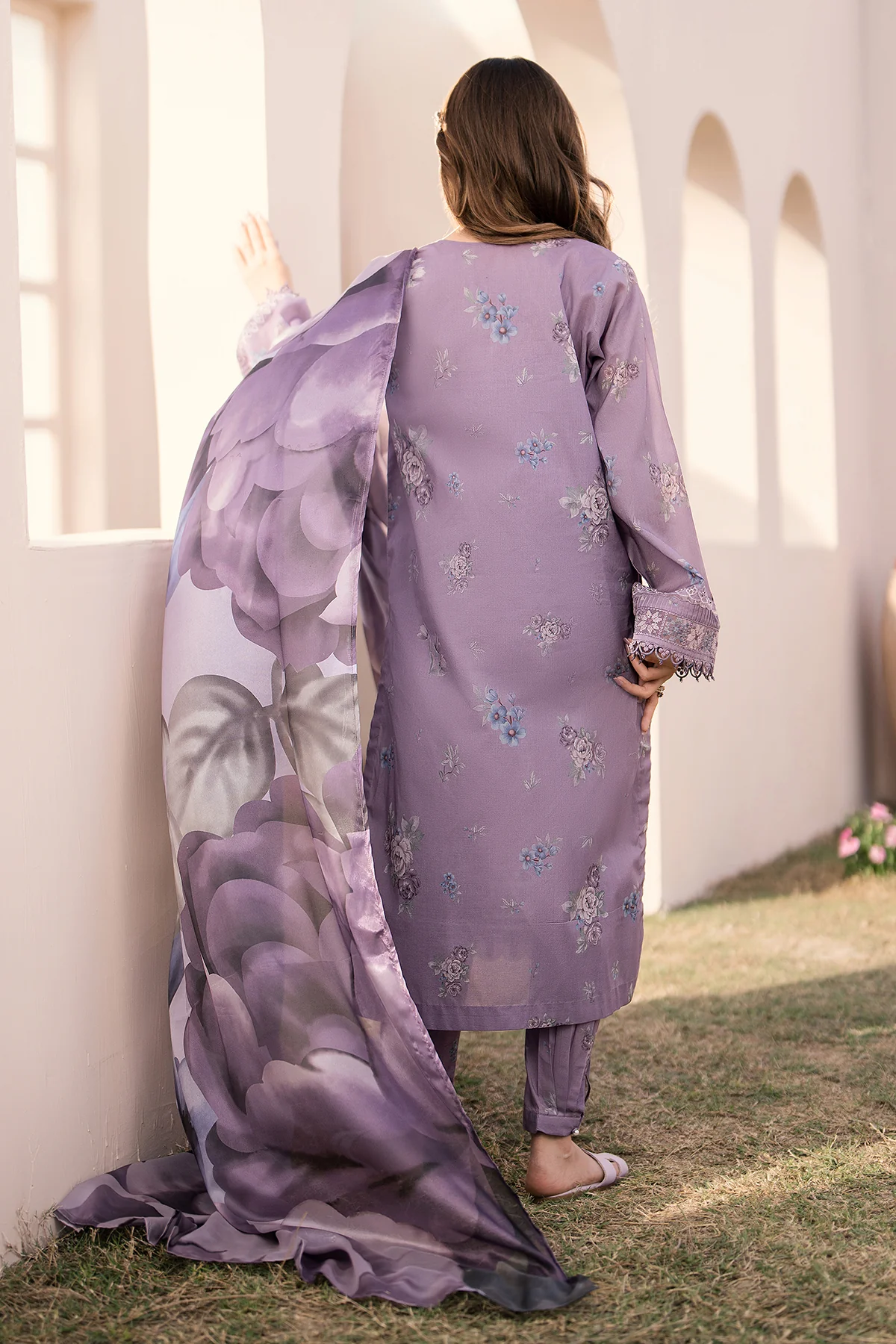 EMBROIDERED PRINTED LAWN UF-600 - Image 2