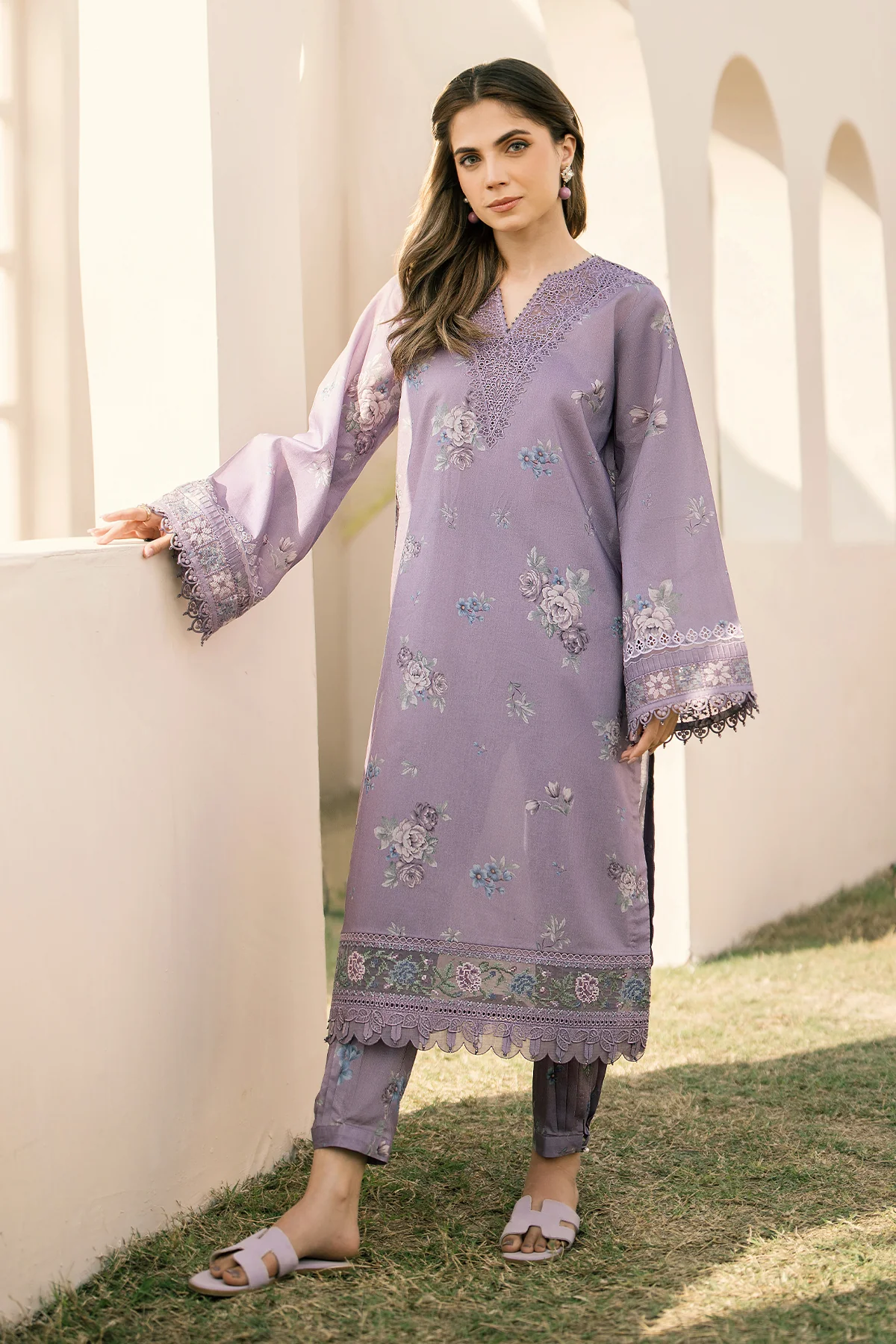 EMBROIDERED PRINTED LAWN UF-600 - Image 5