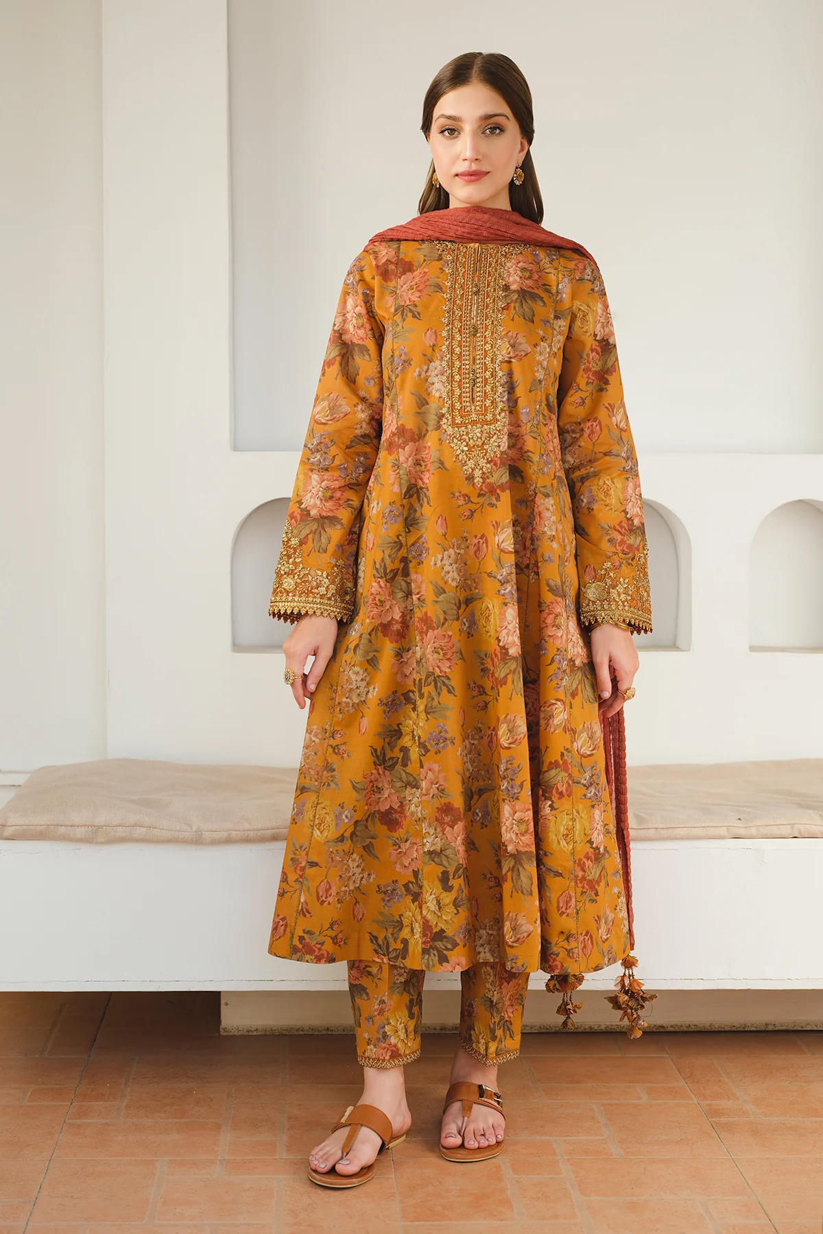 EMBROIDERED PRINTED LAWN UF-653 - Image 2