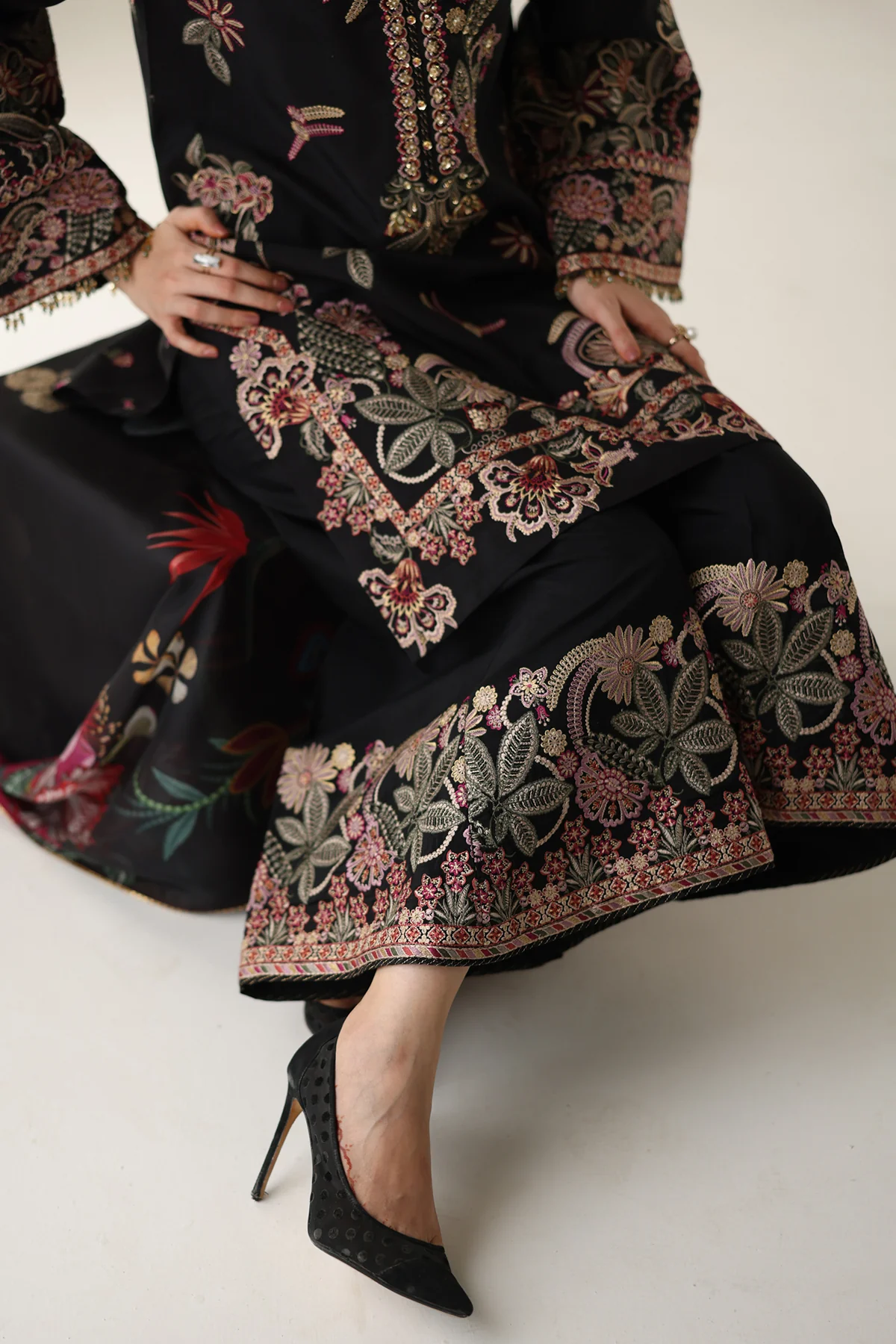 EMBROIDERED SILK SF-4175 - Image 4