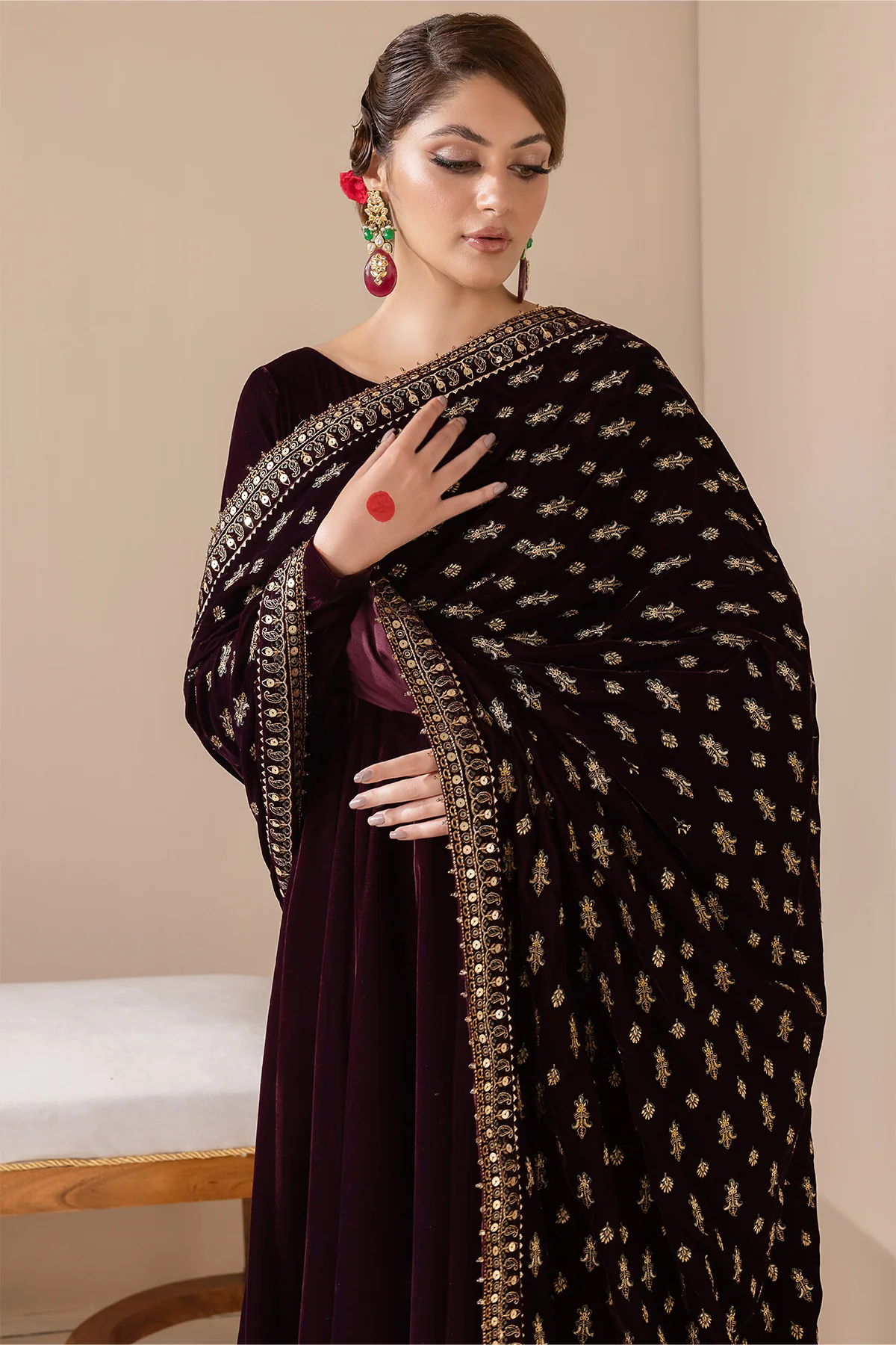 EMBROIDERED VELVET SHAWL VS-42 - Image 4