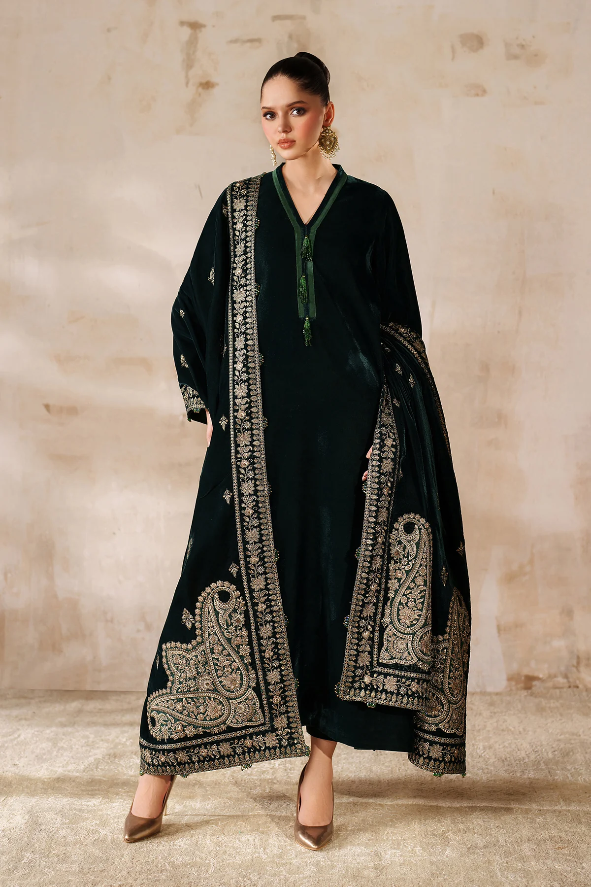 EMBROIDERED VELVET SHAWL VS-63 - Image 4