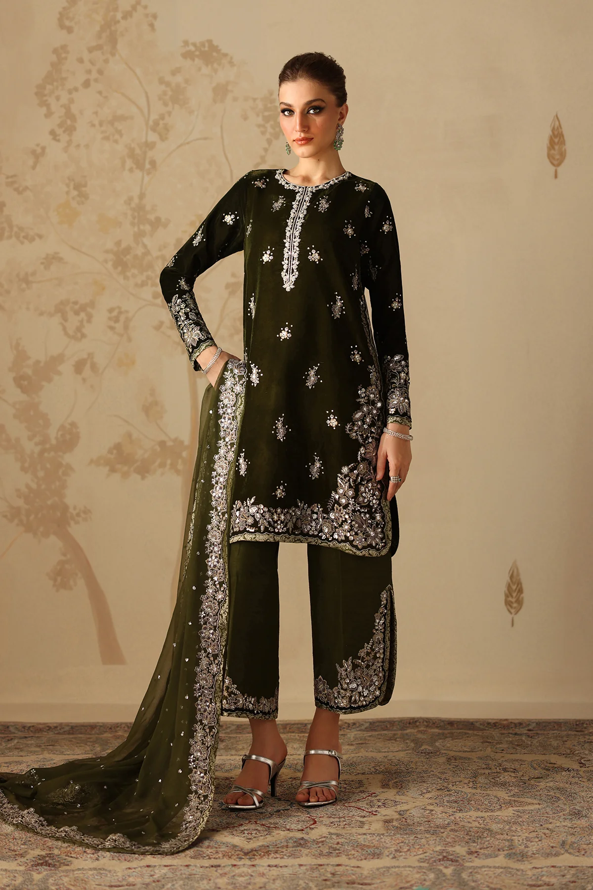 EMBROIDERED VELVET UF-4311 - Image 3