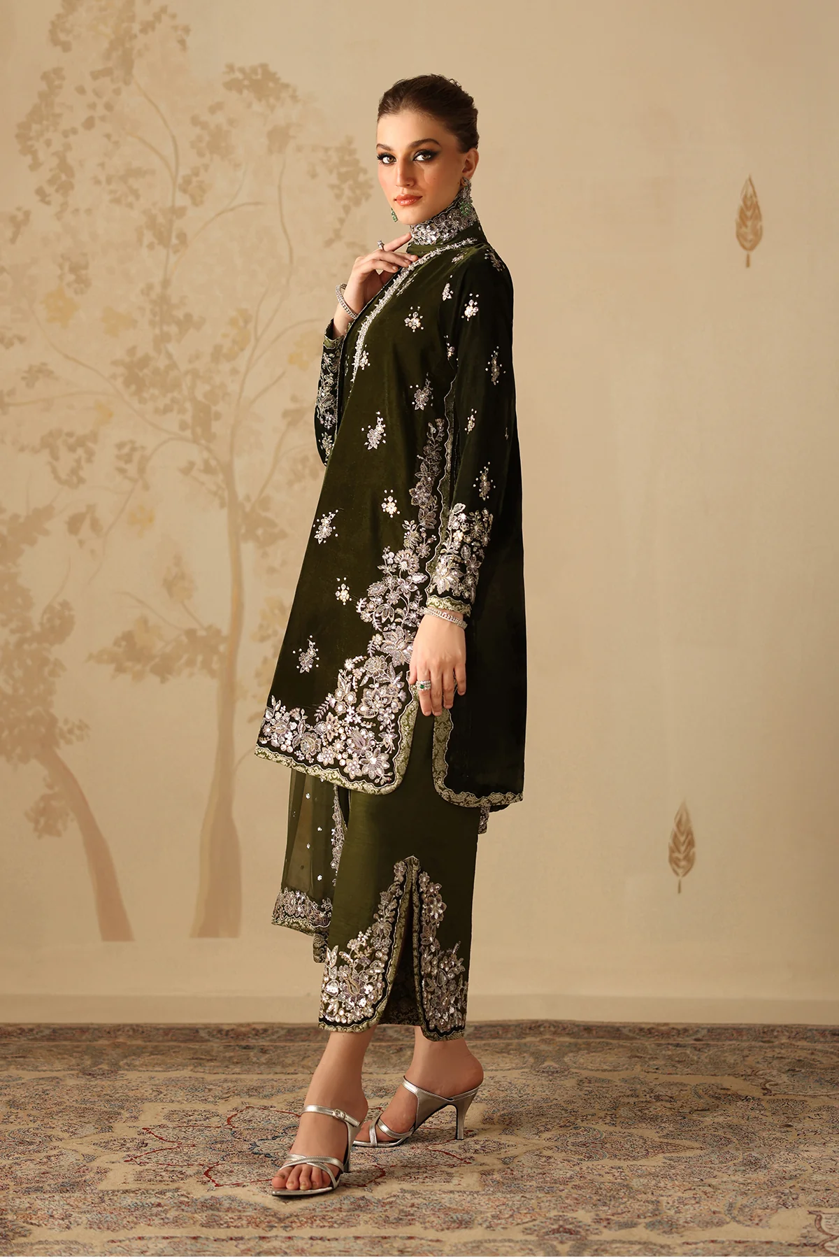 EMBROIDERED VELVET UF-4311 - Image 5