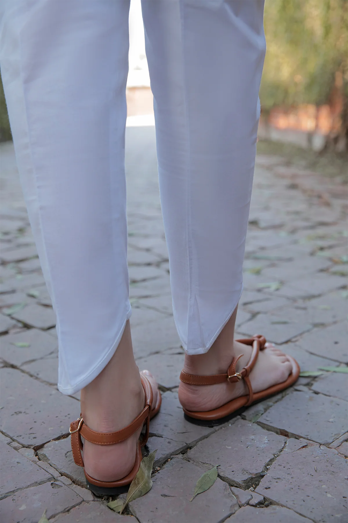 HIGH LOW CAPRI PANTS 243 - Image 2