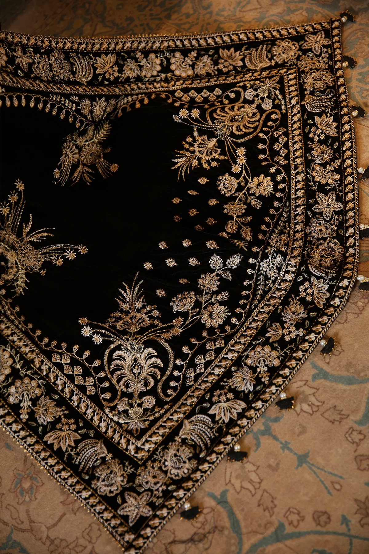 EMBROIDERED VELVET SHAWL VS-24 - Image 5